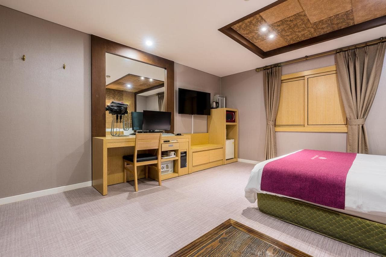 Symphony Hotel photo 4