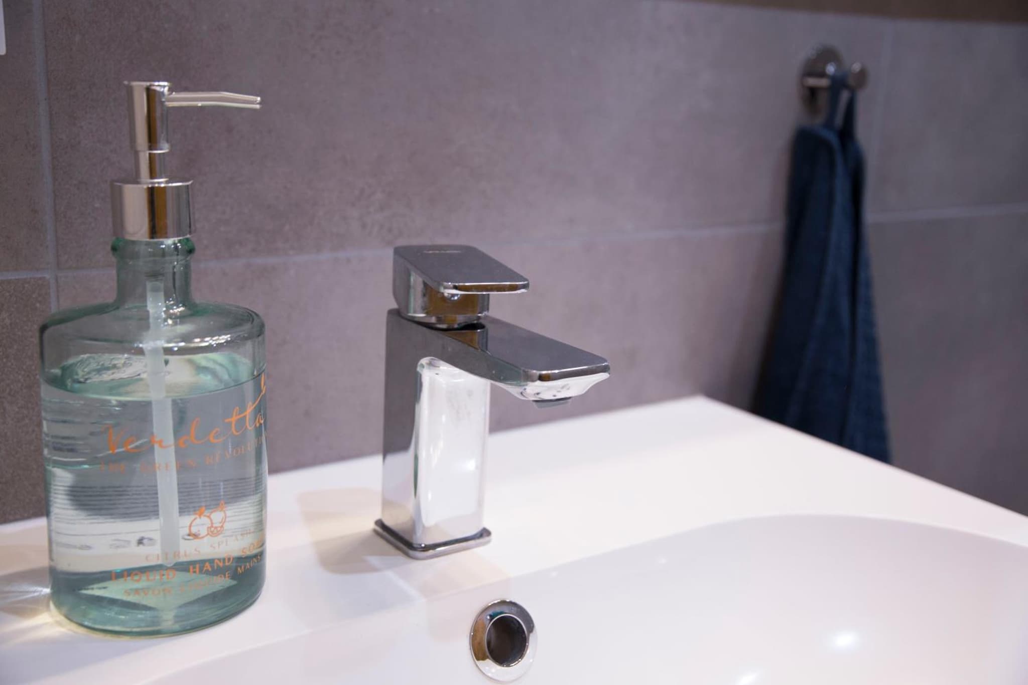 Luxurio- rooms with private bathrooms photo 5