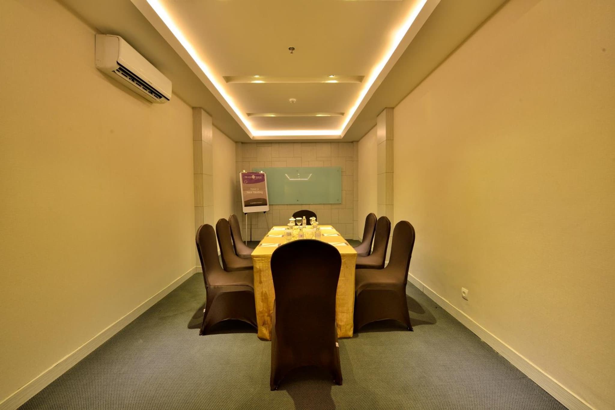 Tjokro Hotel Pekanbaru photo 9