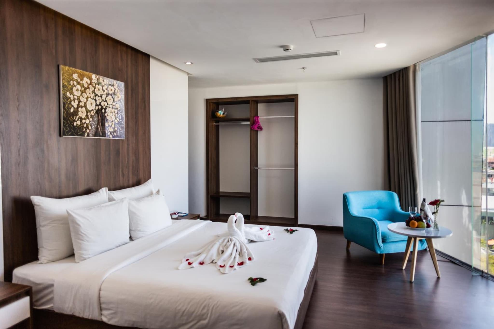 Gold Central Hotel by Haviland photo 3