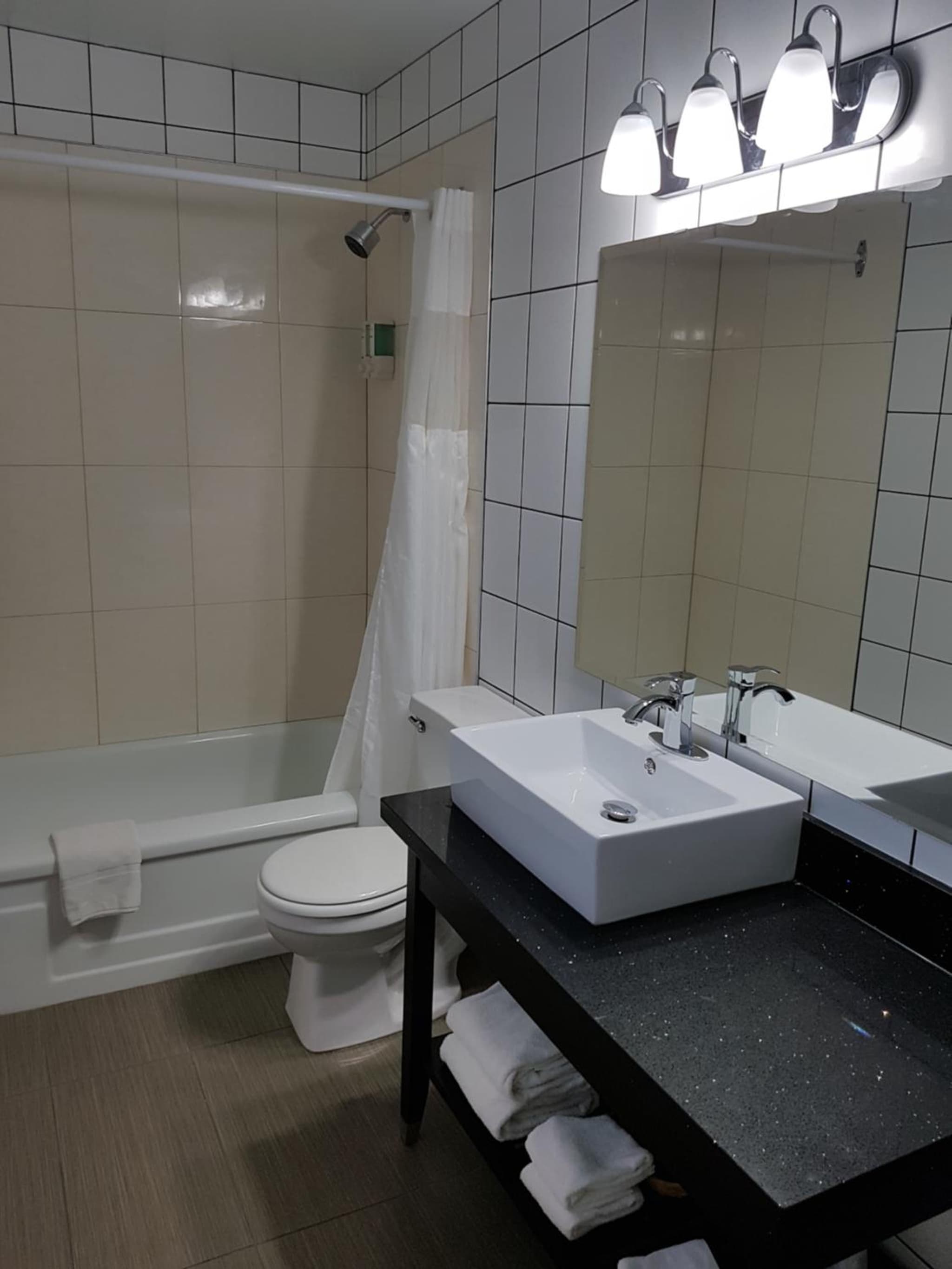 Alpine Inn & Suites photo 5