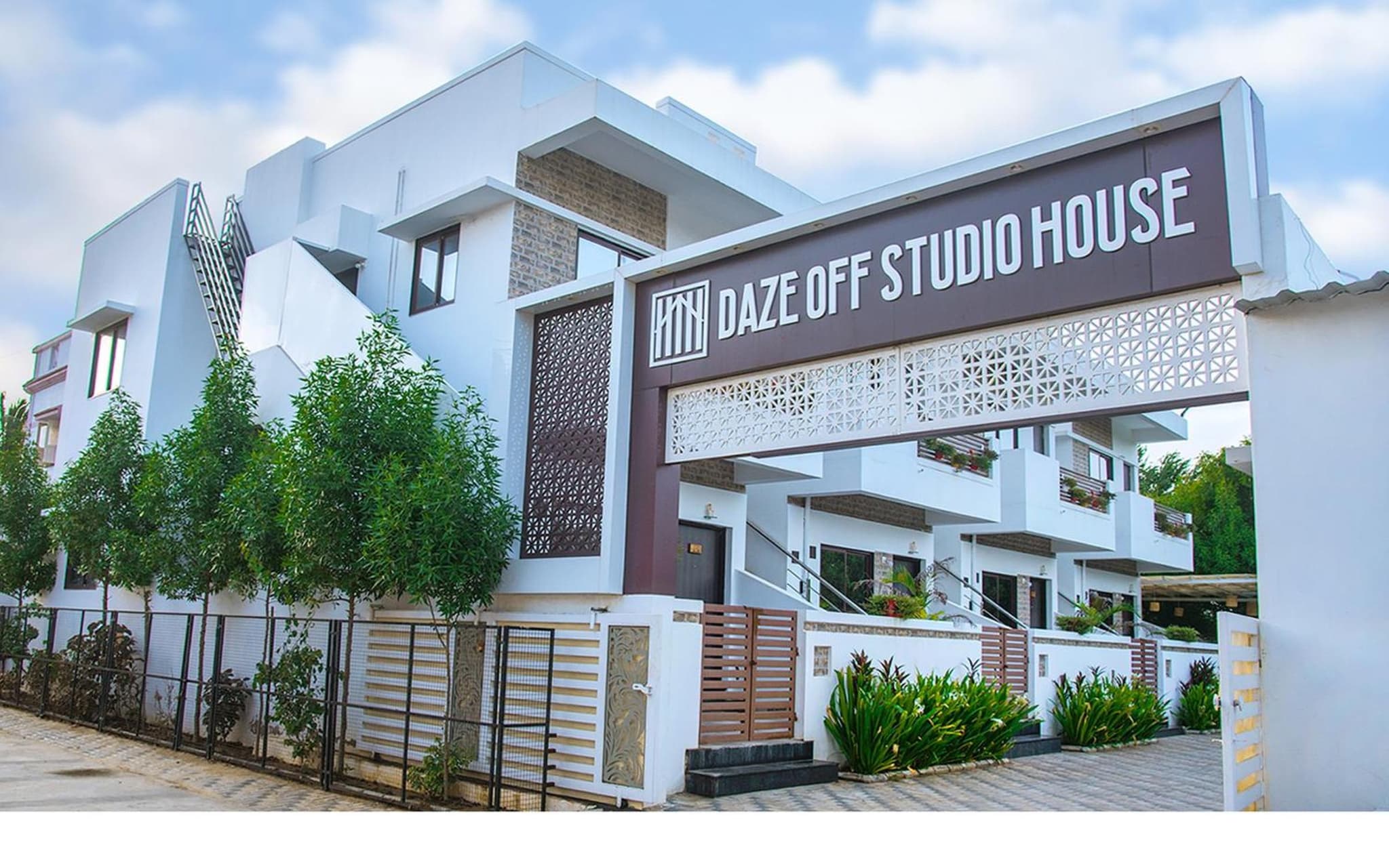 Daze Off Studio house photo 8