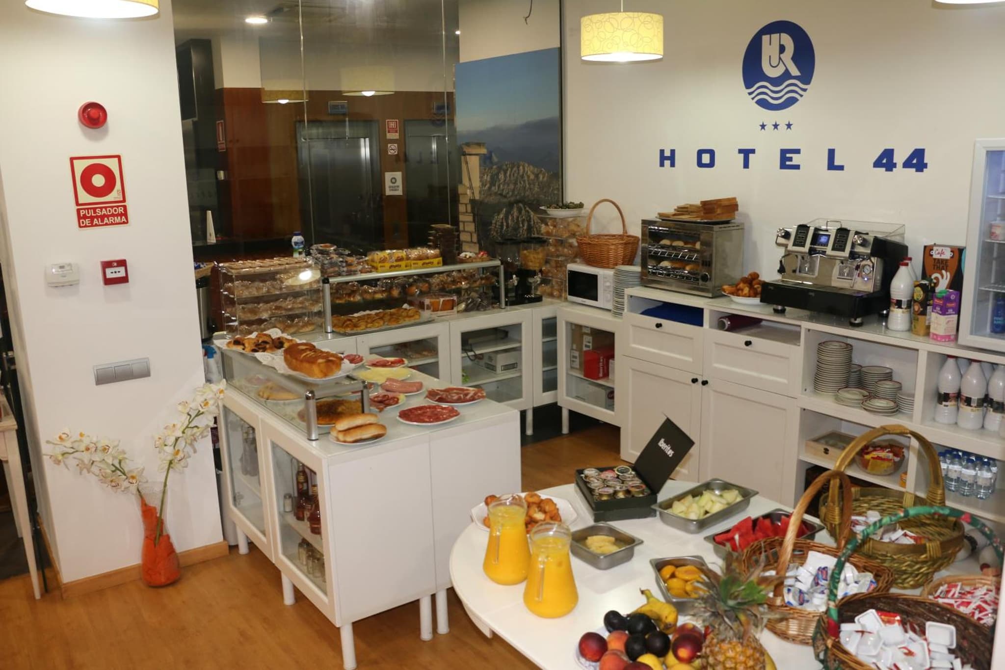 Hotel 44 photo 9