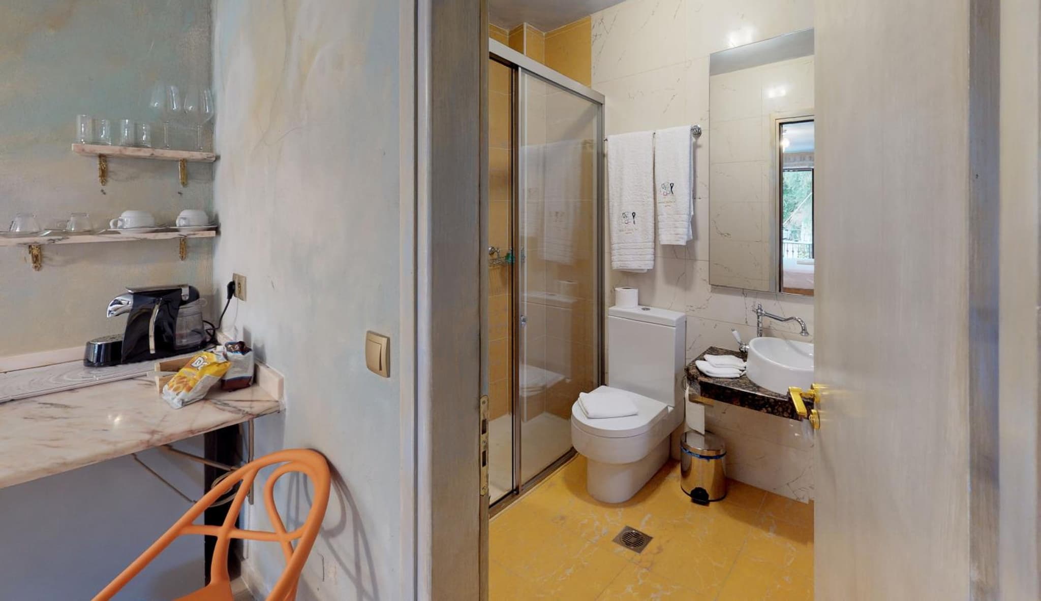 Leda Suites photo 8