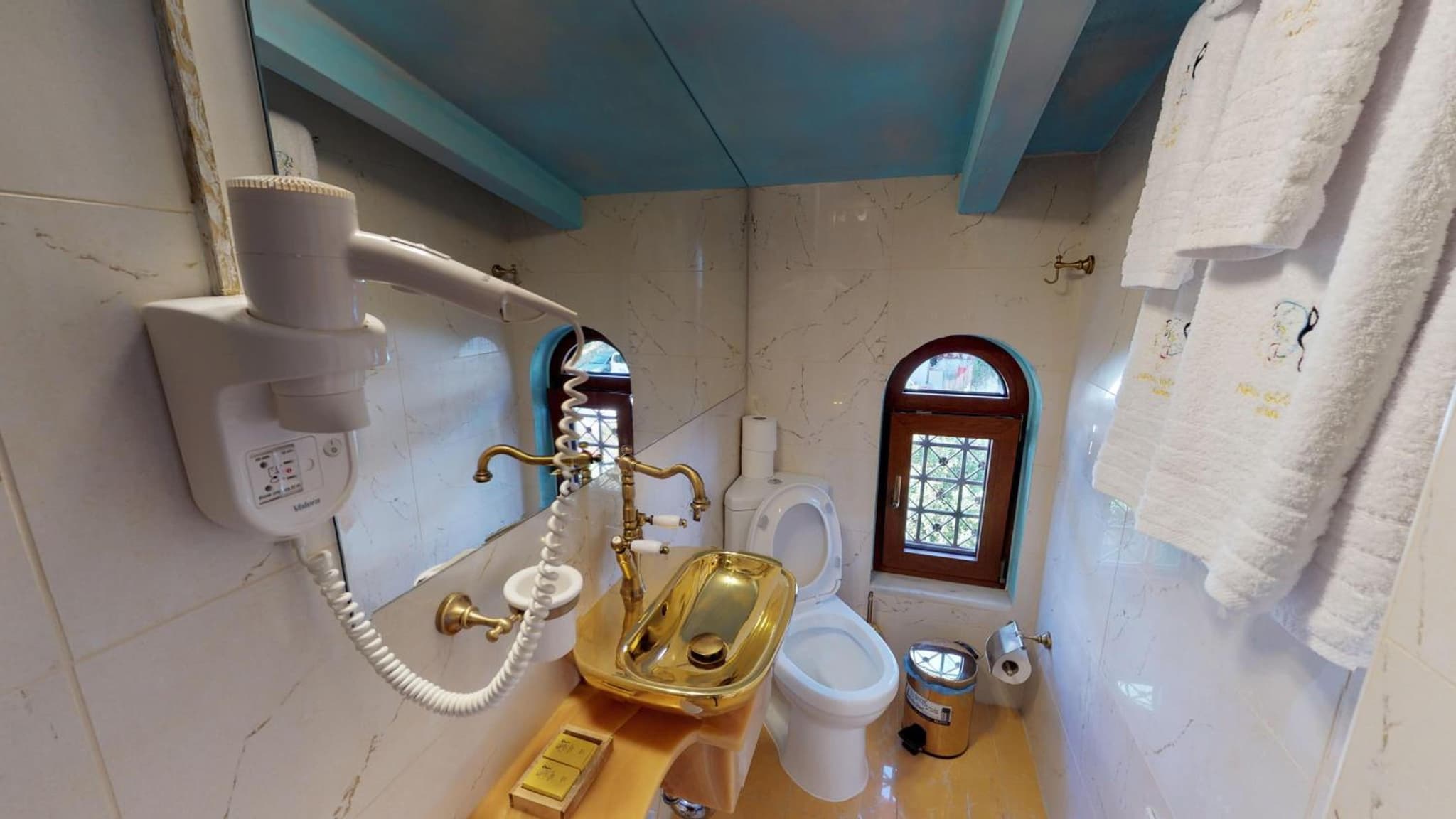 Leda Suites photo 7