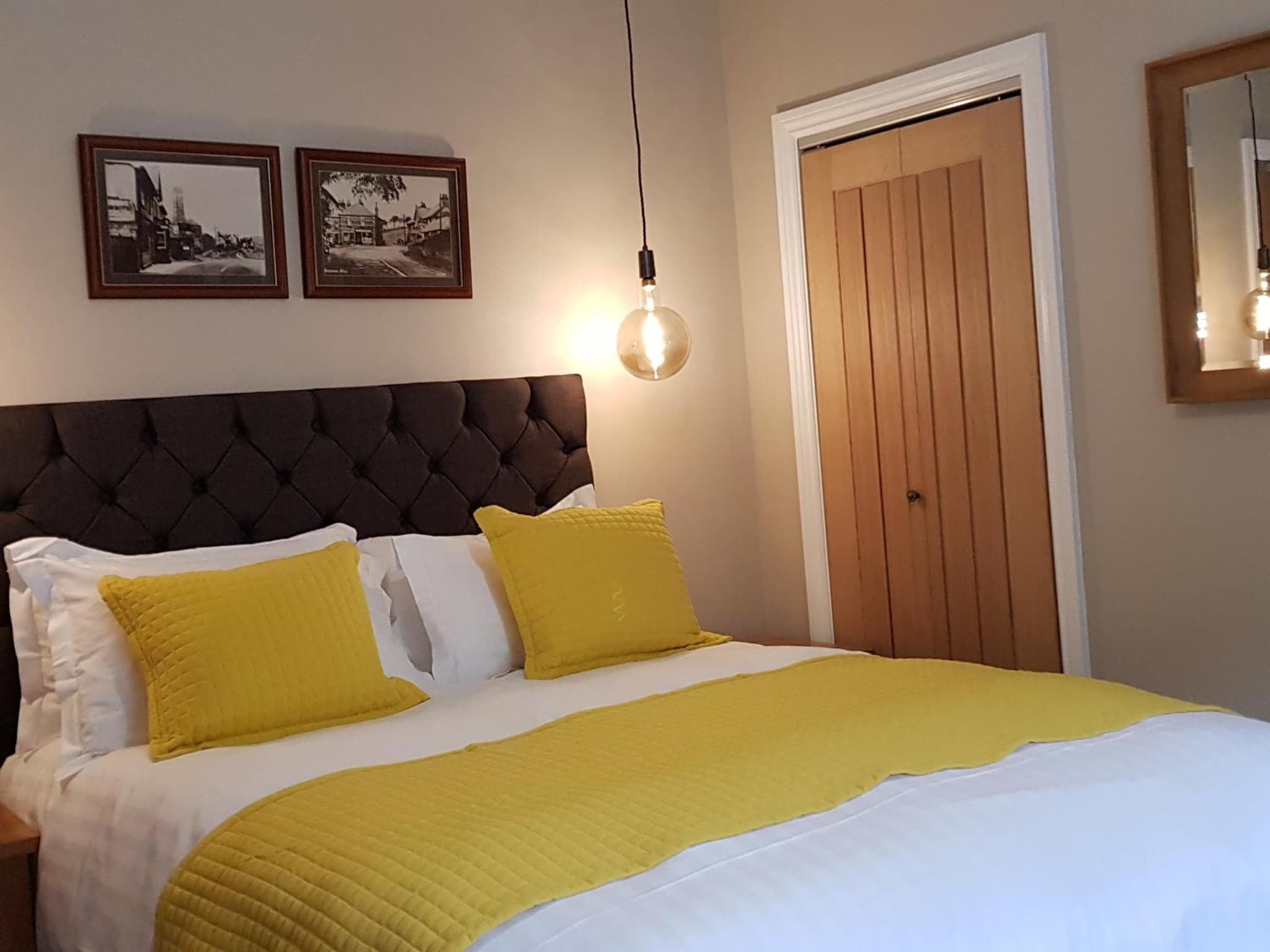 The Bowes Hotel photo 5