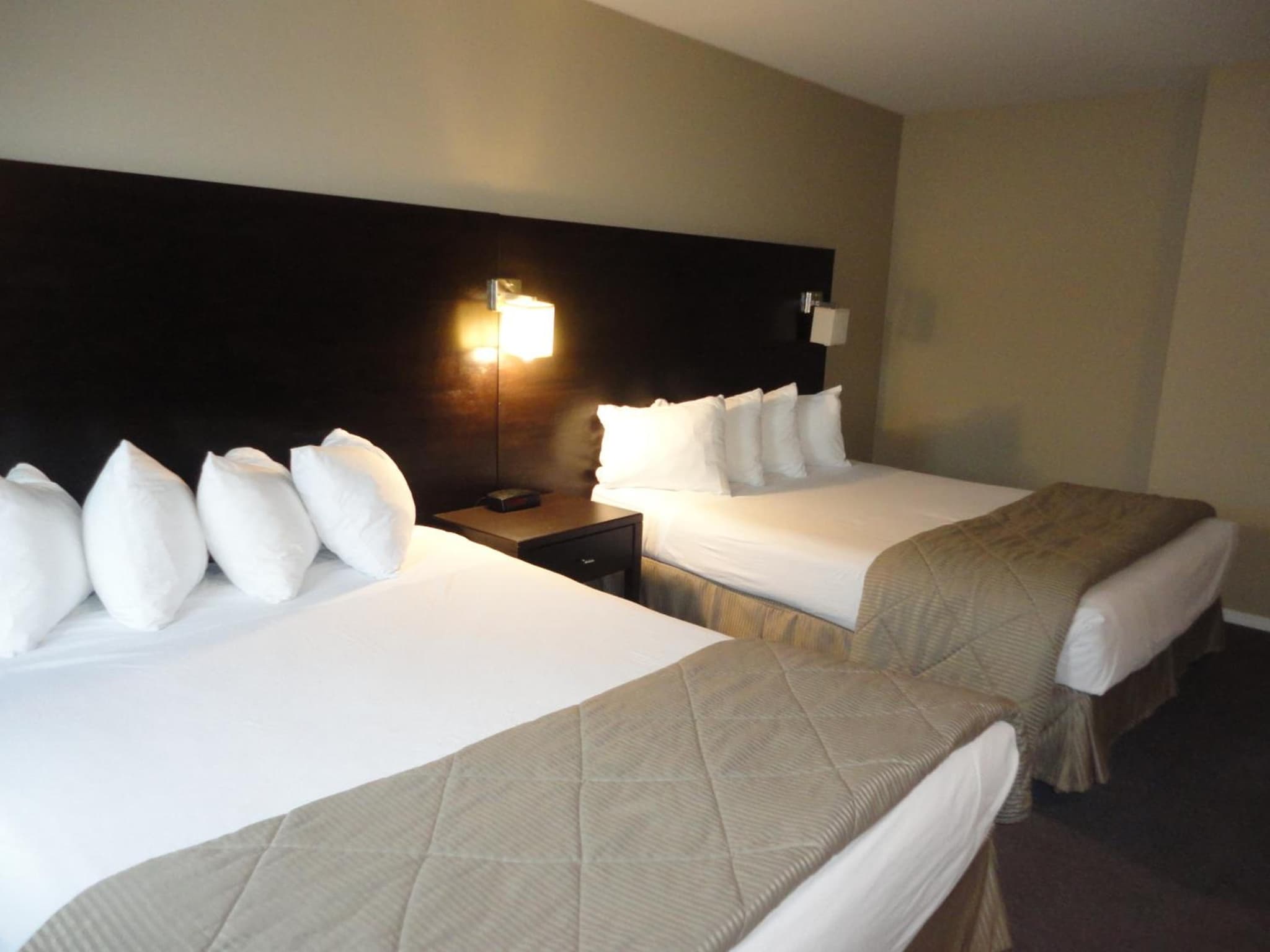 Super 8 by Wyndham West Kelowna BC photo 2