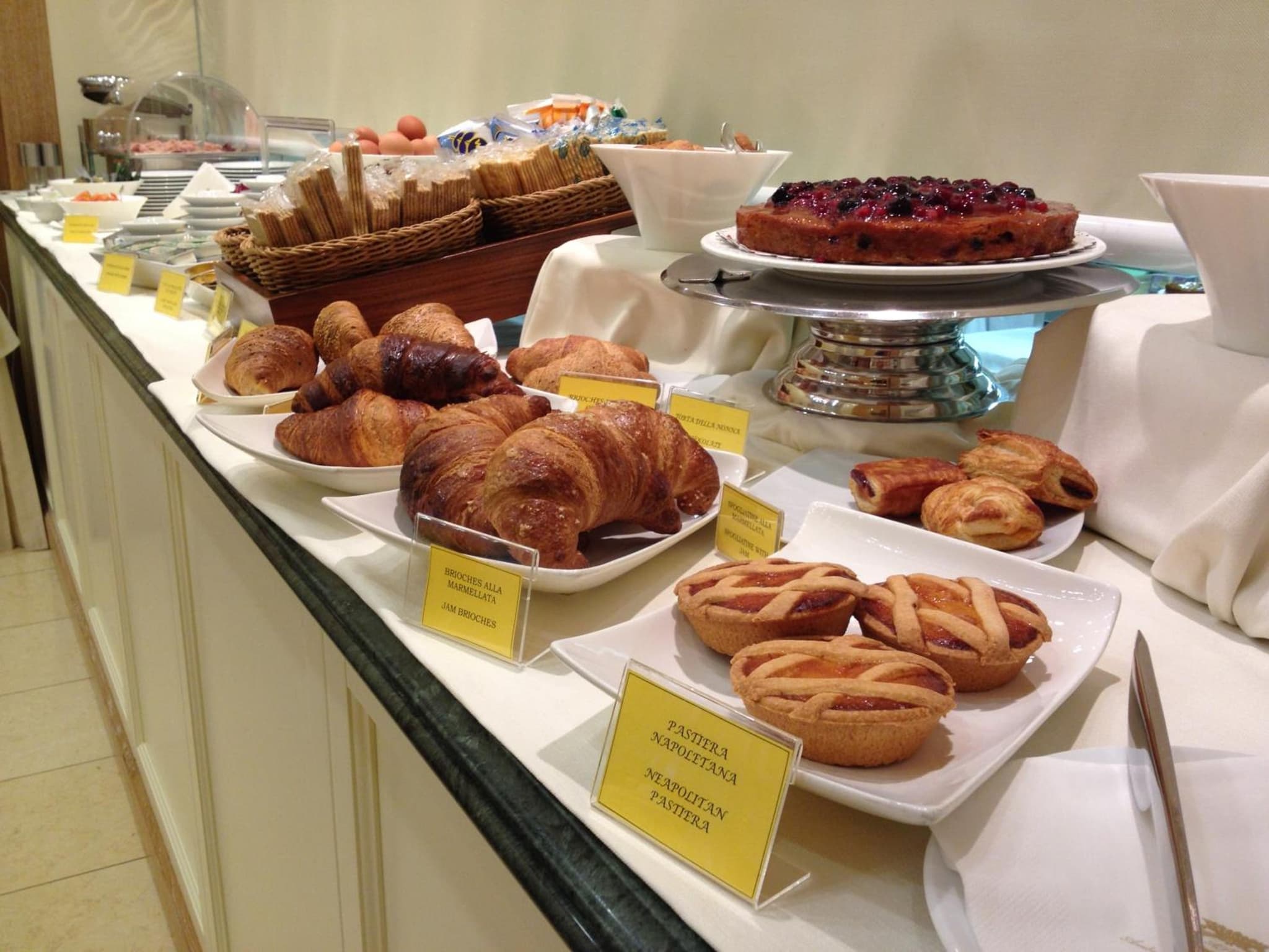 Ambassador Palace Hotel photo 8