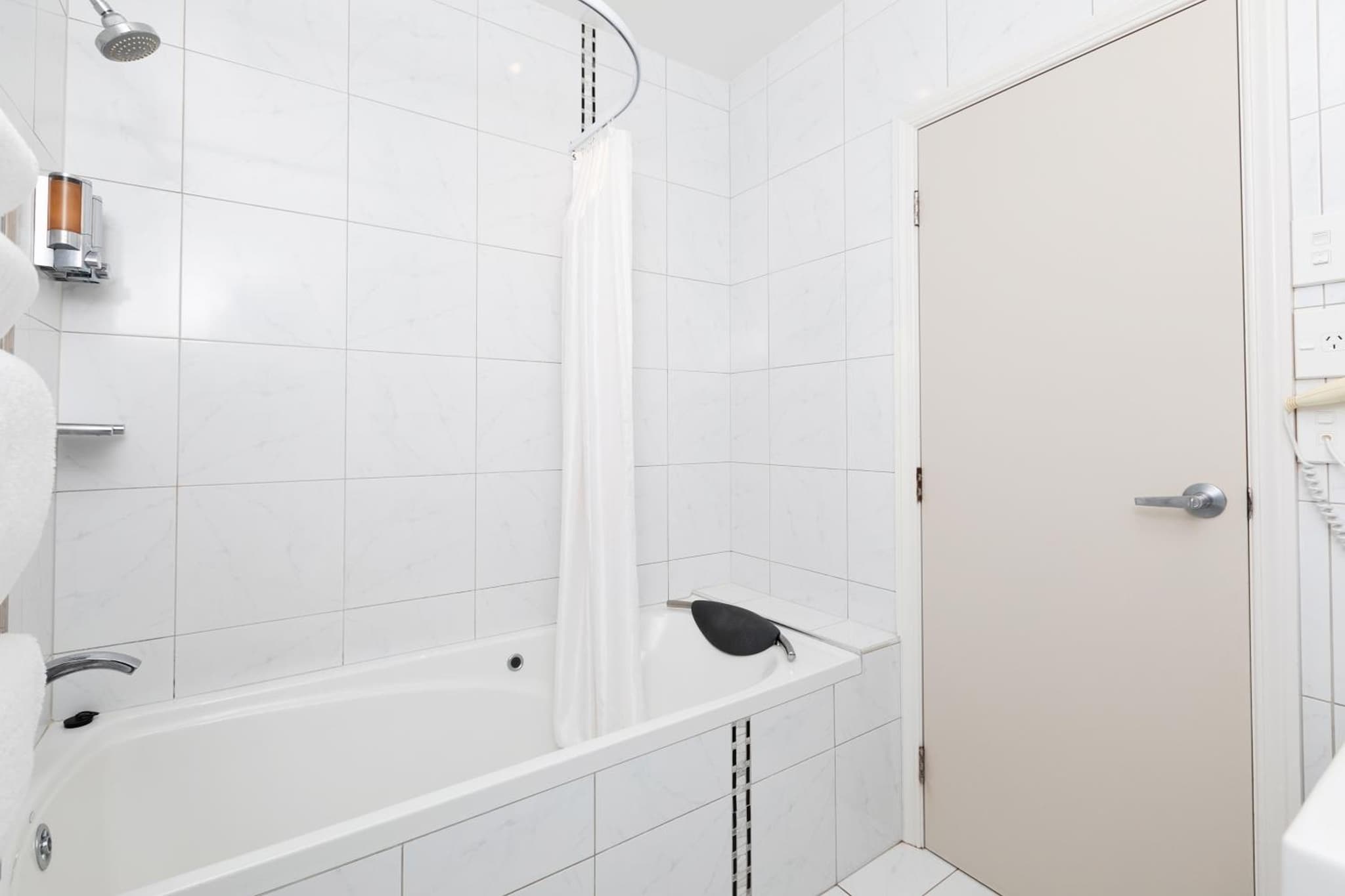 Beach Street Motel Apartments photo 7