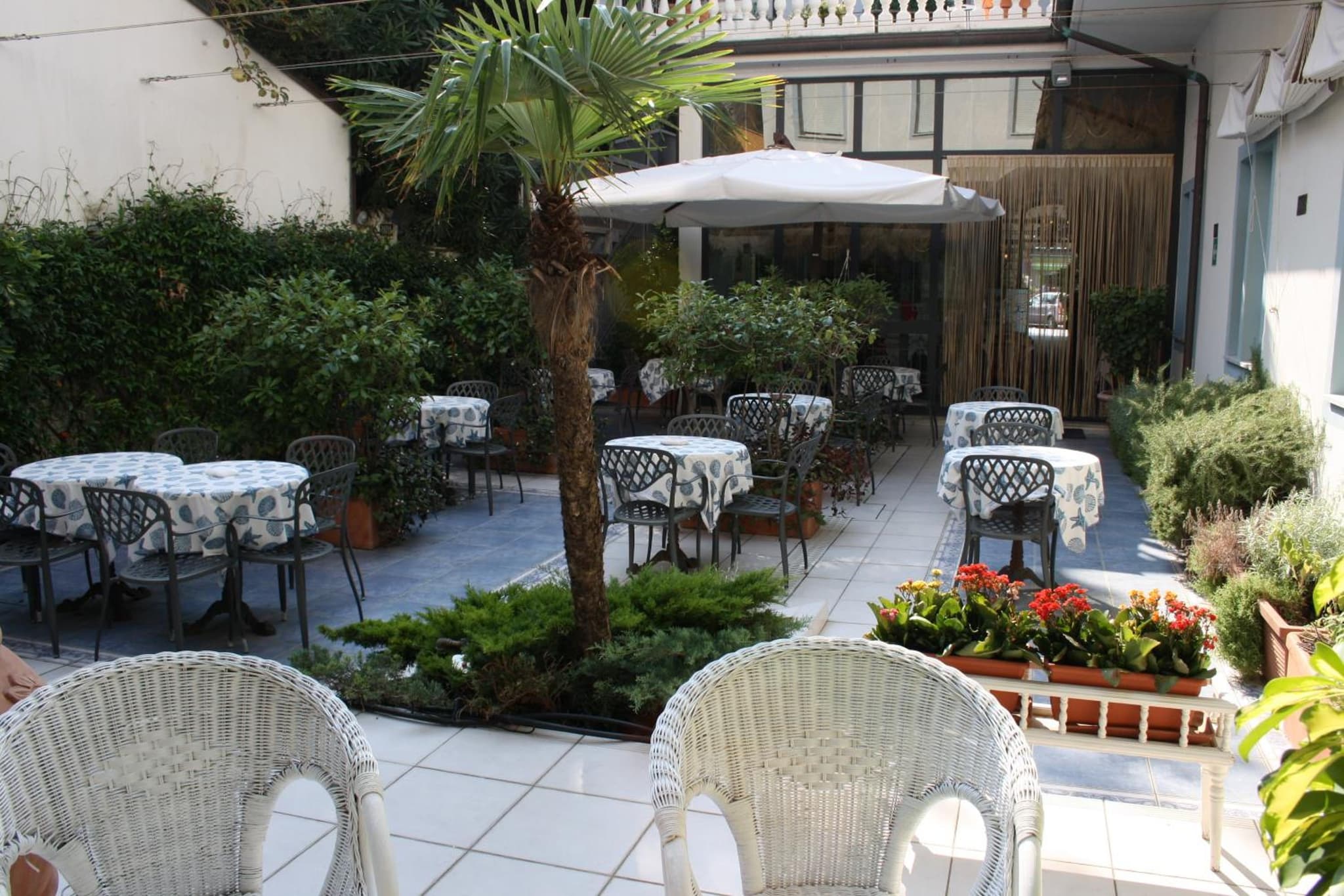 Hotel London photo 2