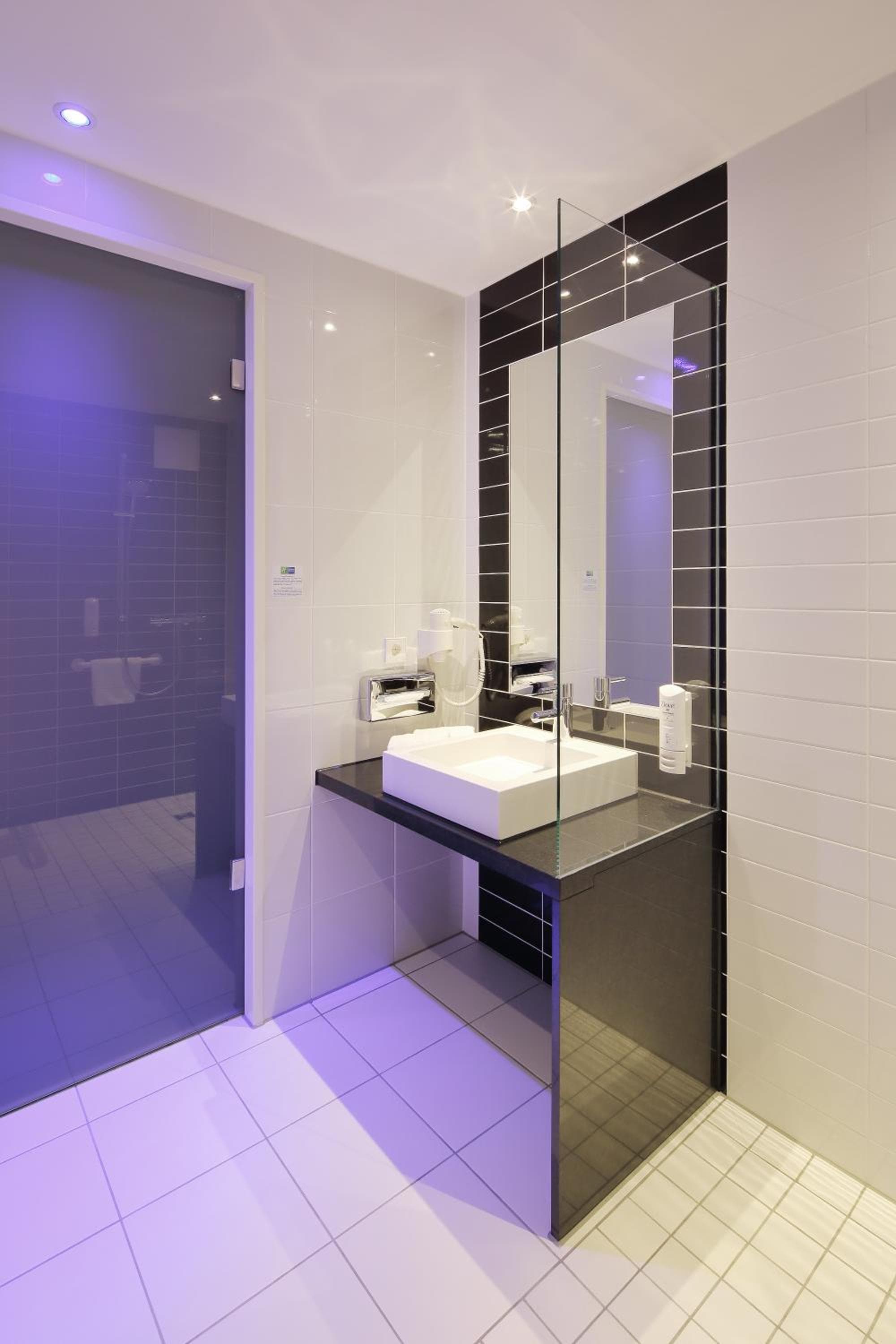 Holiday Inn Express Friedrichshafen by IHG photo 7