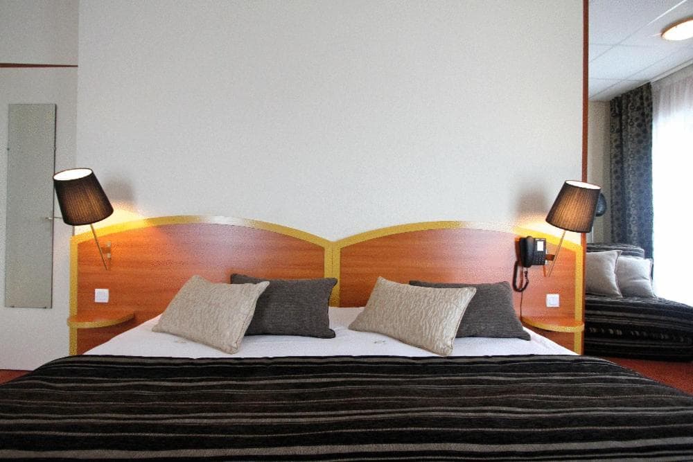 Hotel Kyriad Lamballe photo 9