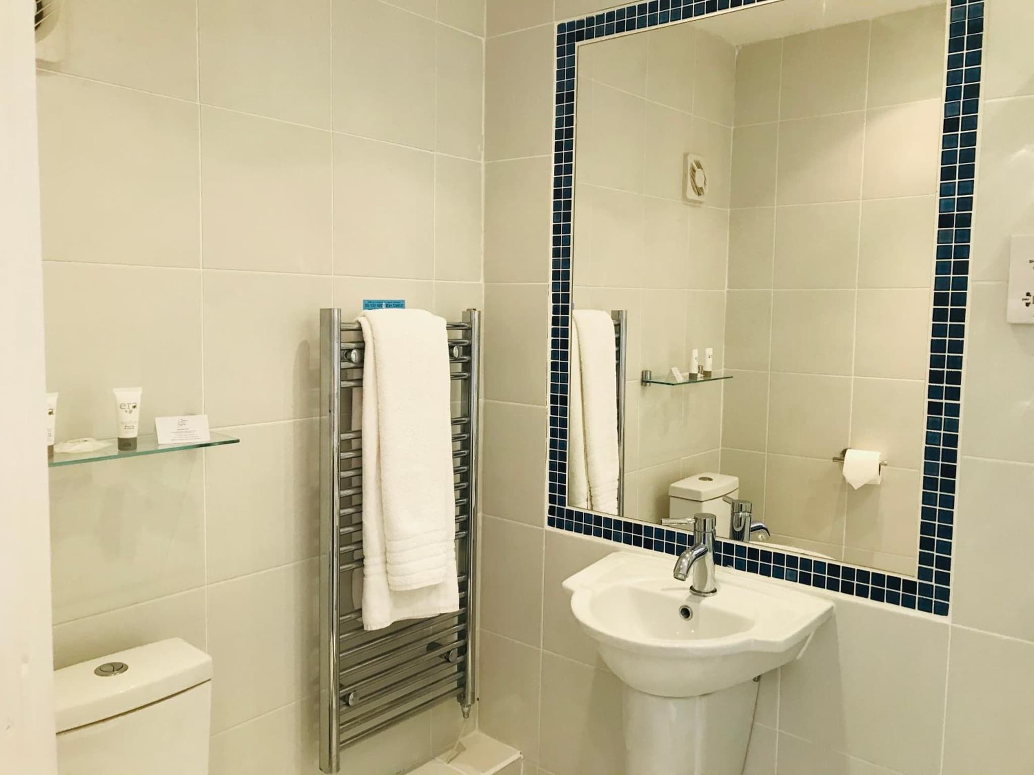 Clarence Court Hotel photo 5