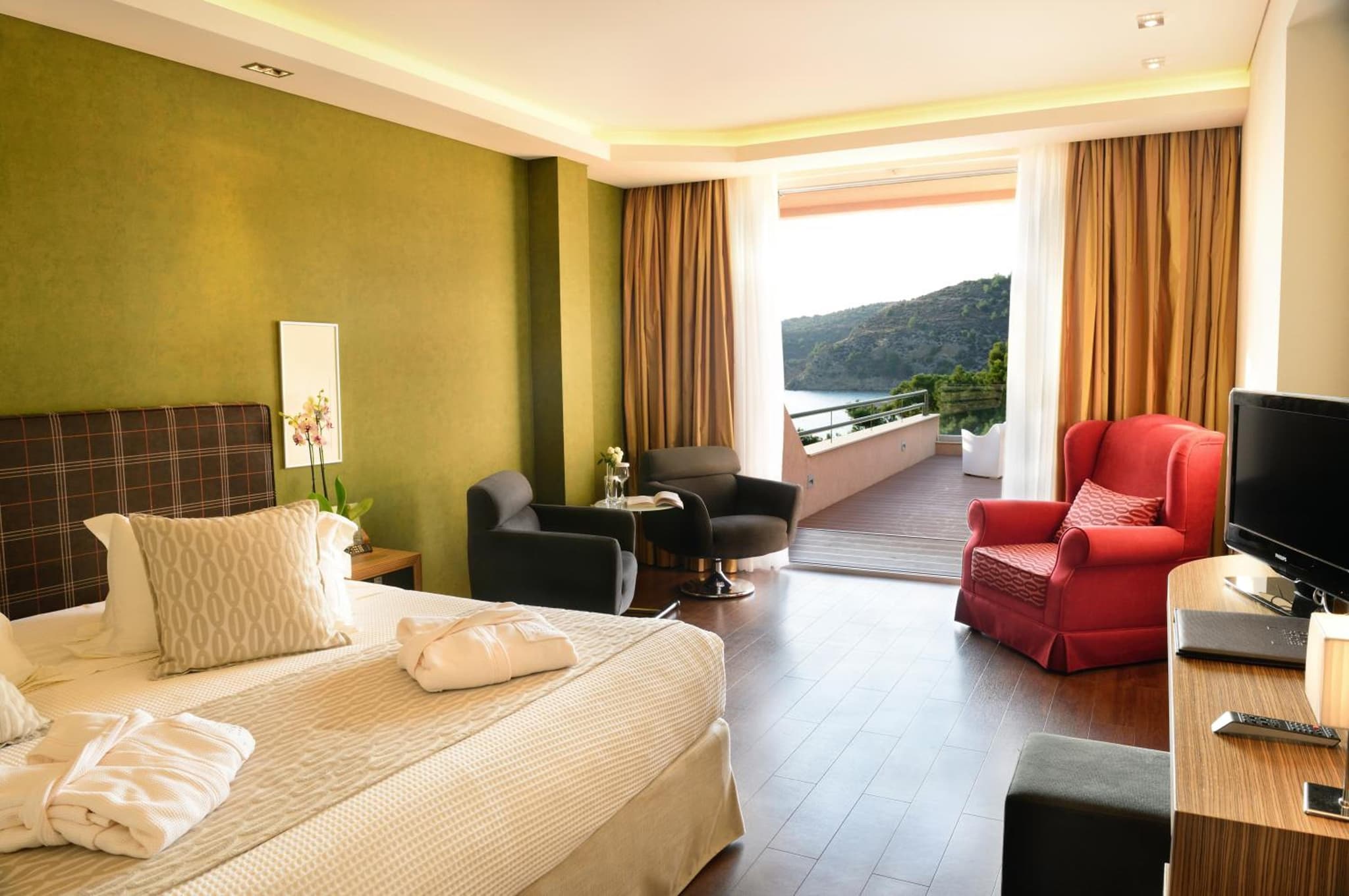 Royal Paradise Beach Resort & Spa photo 8
