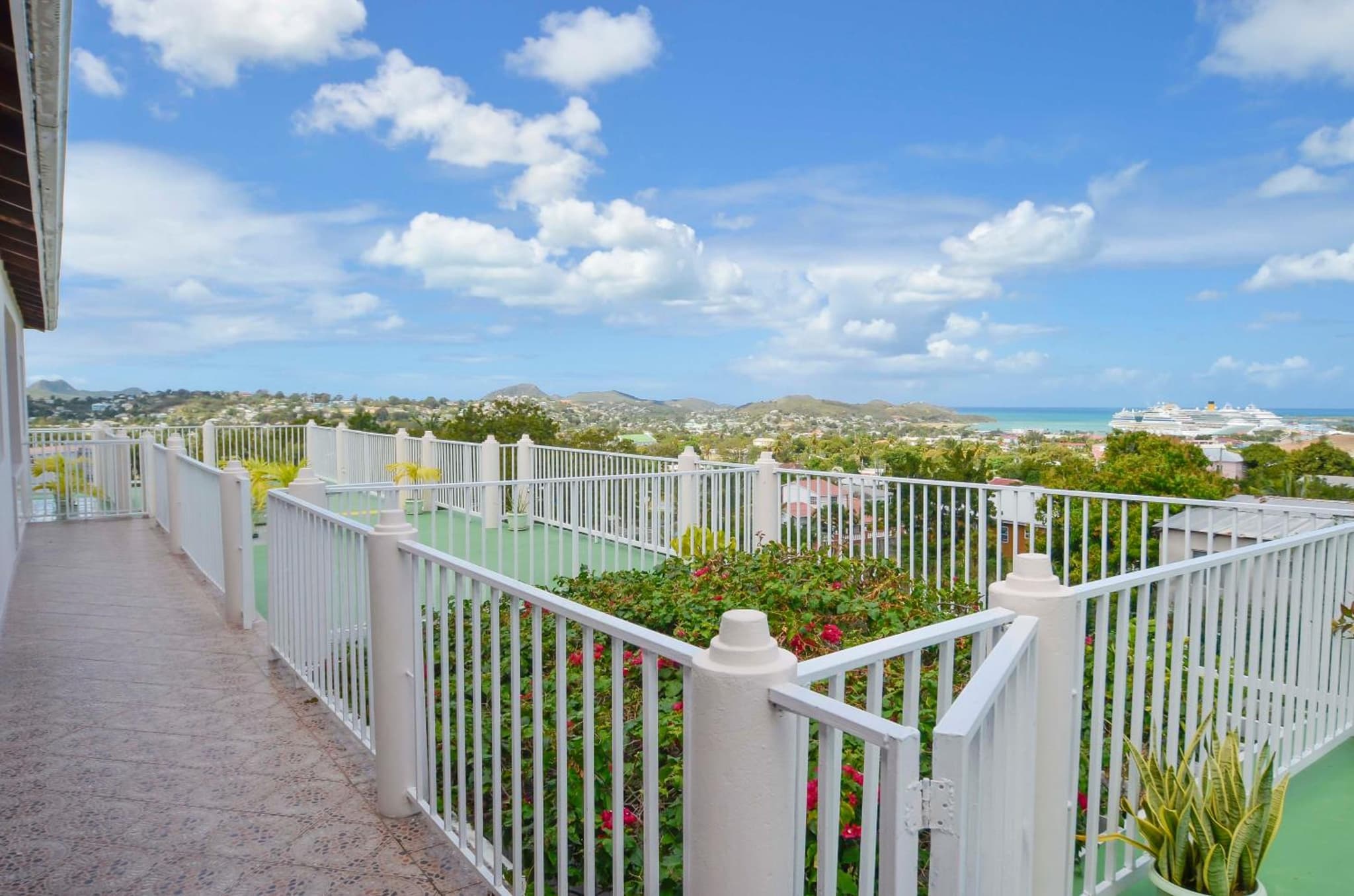 Caribbean Inn and Suites photo 4