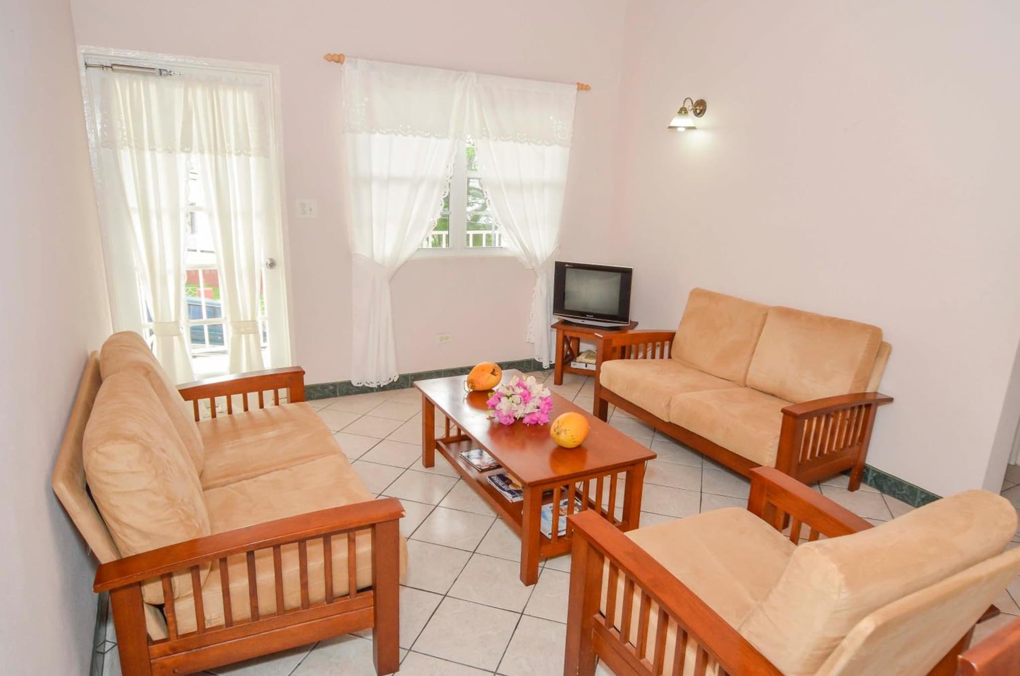 Caribbean Inn and Suites photo 9