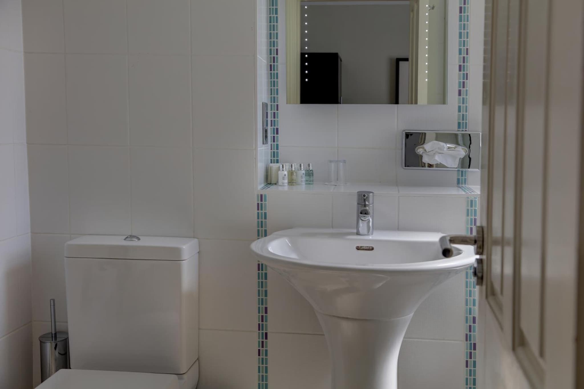 Norfolk Royale Hotel photo 5