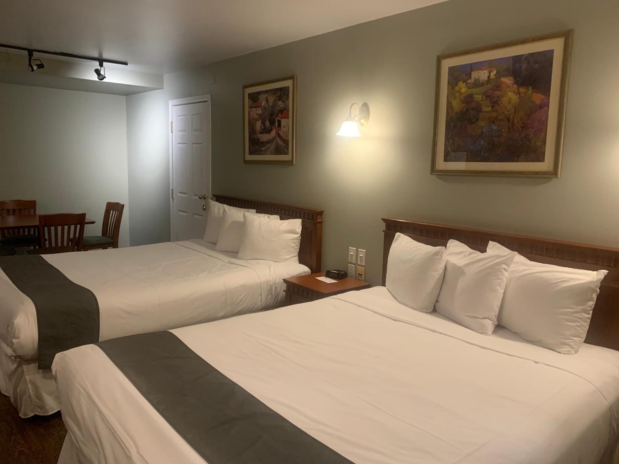 Hotel and Suites Les Laurentides photo 3