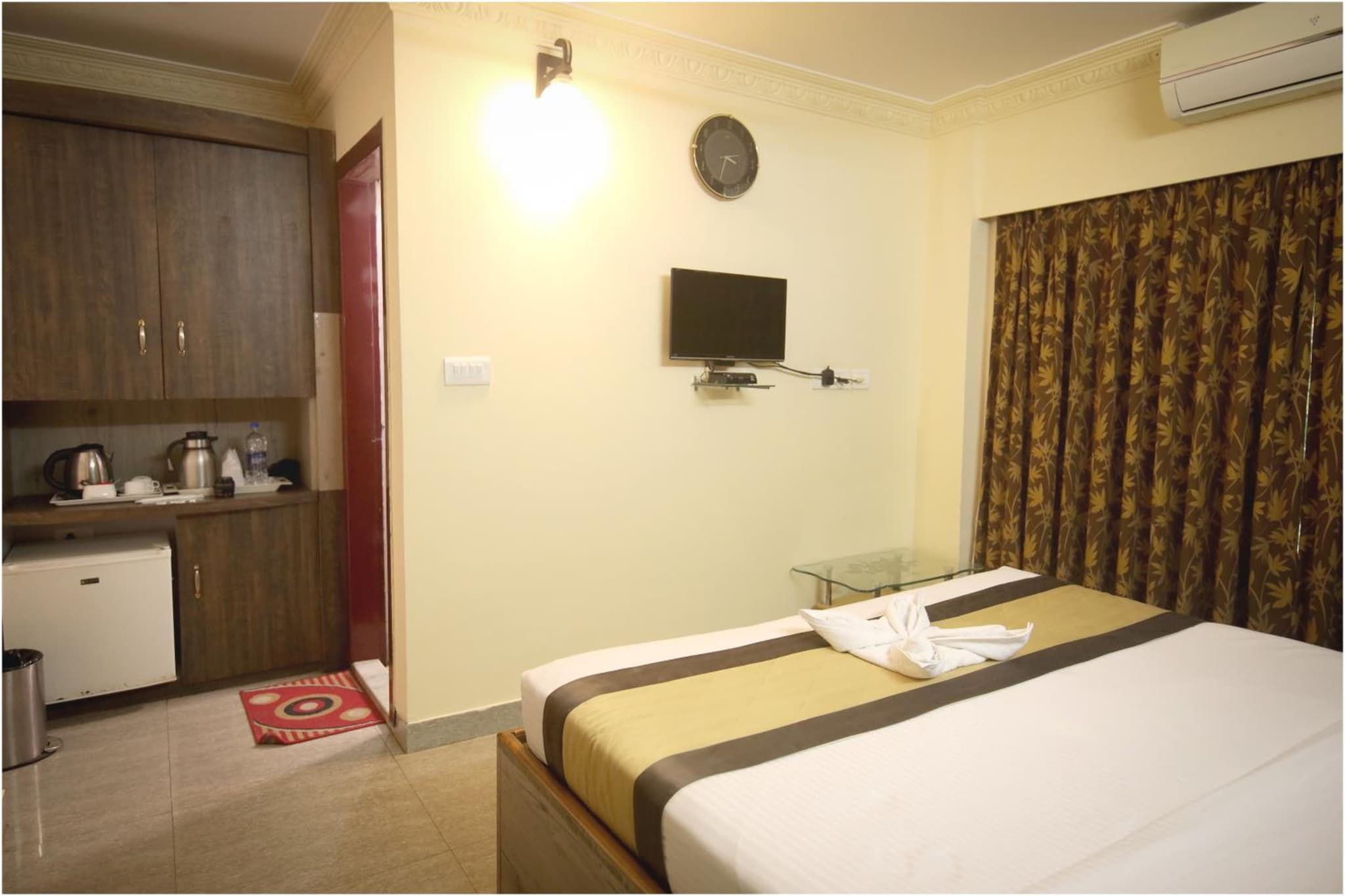 Apples Balaji Inn photo 8