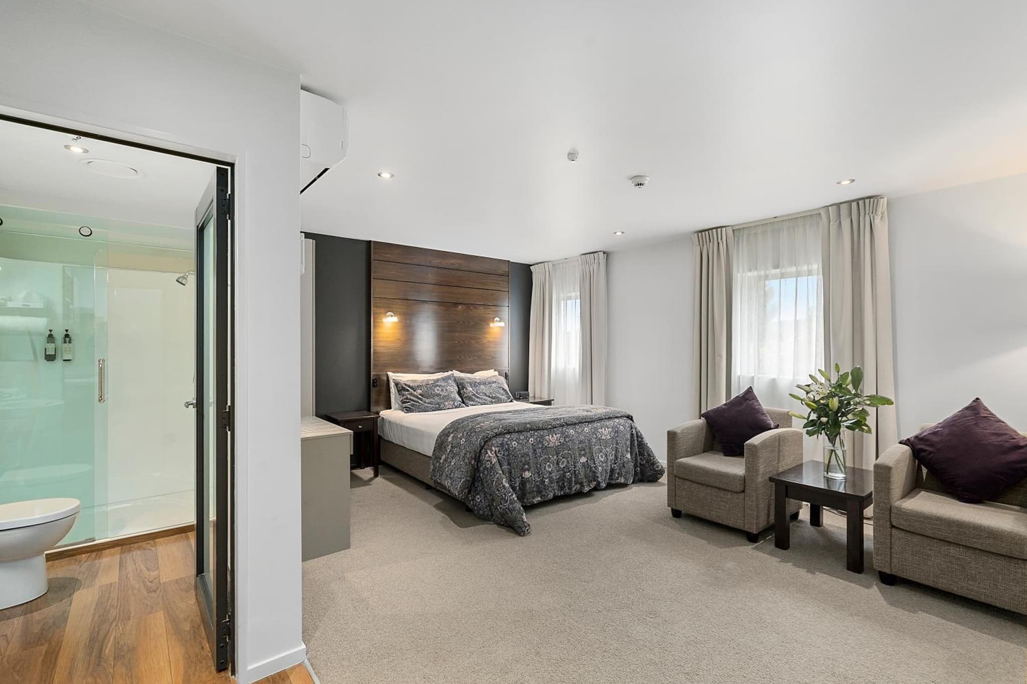 Boulcott Lodge photo 2