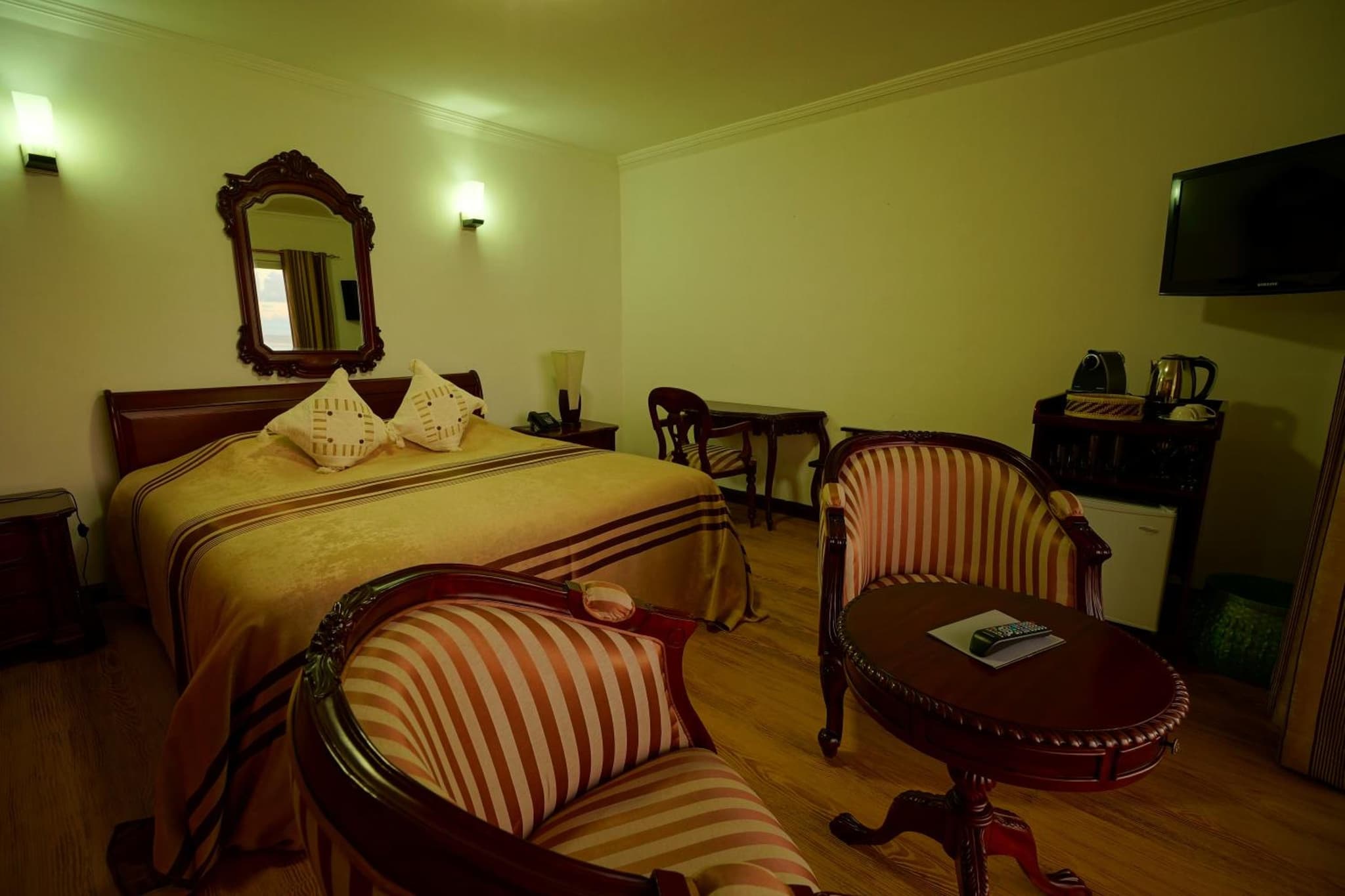 Treasure Cove Hotel & Restaurant photo 2