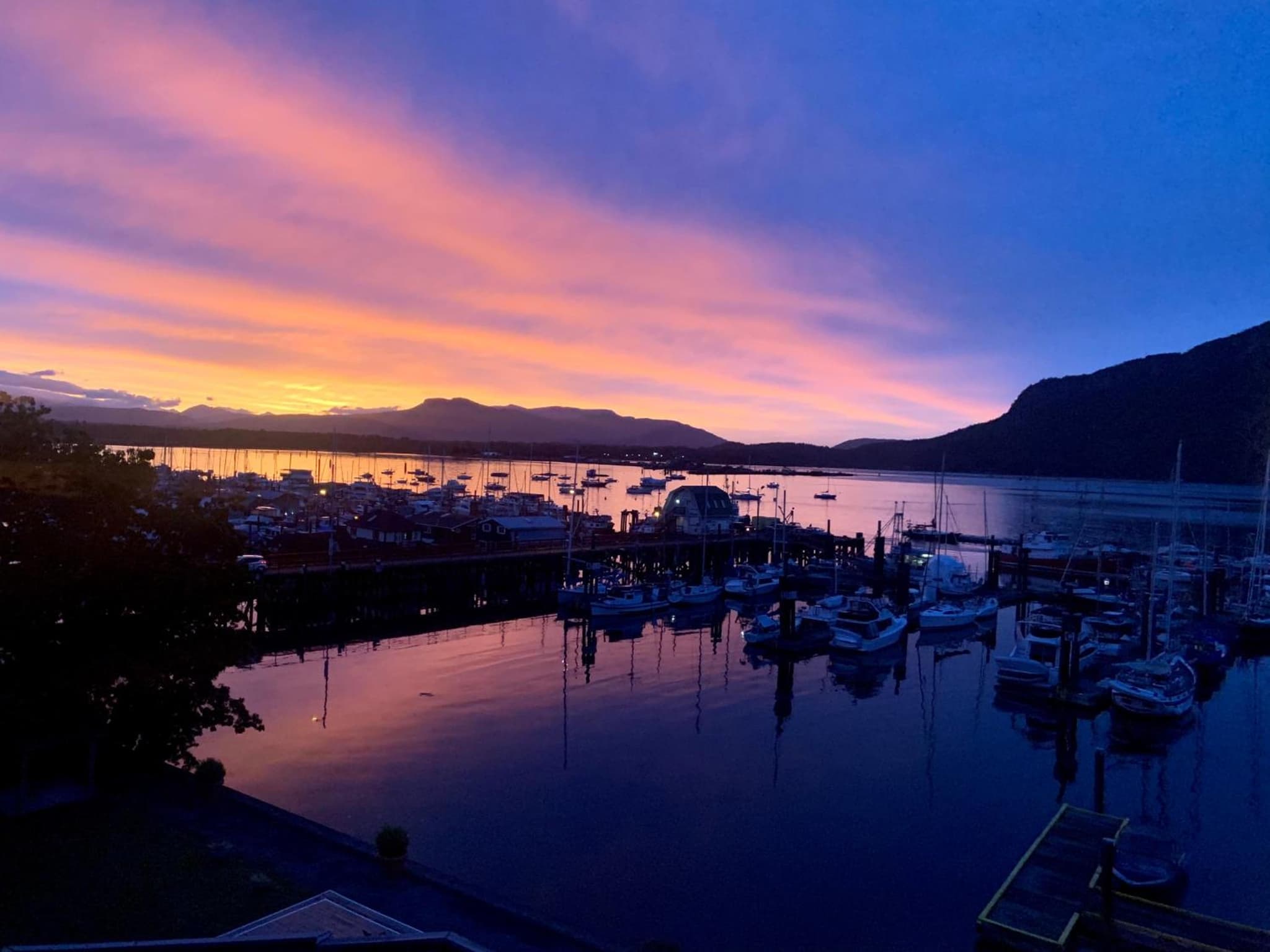 Oceanfront Suites at Cowichan Bay photo 4