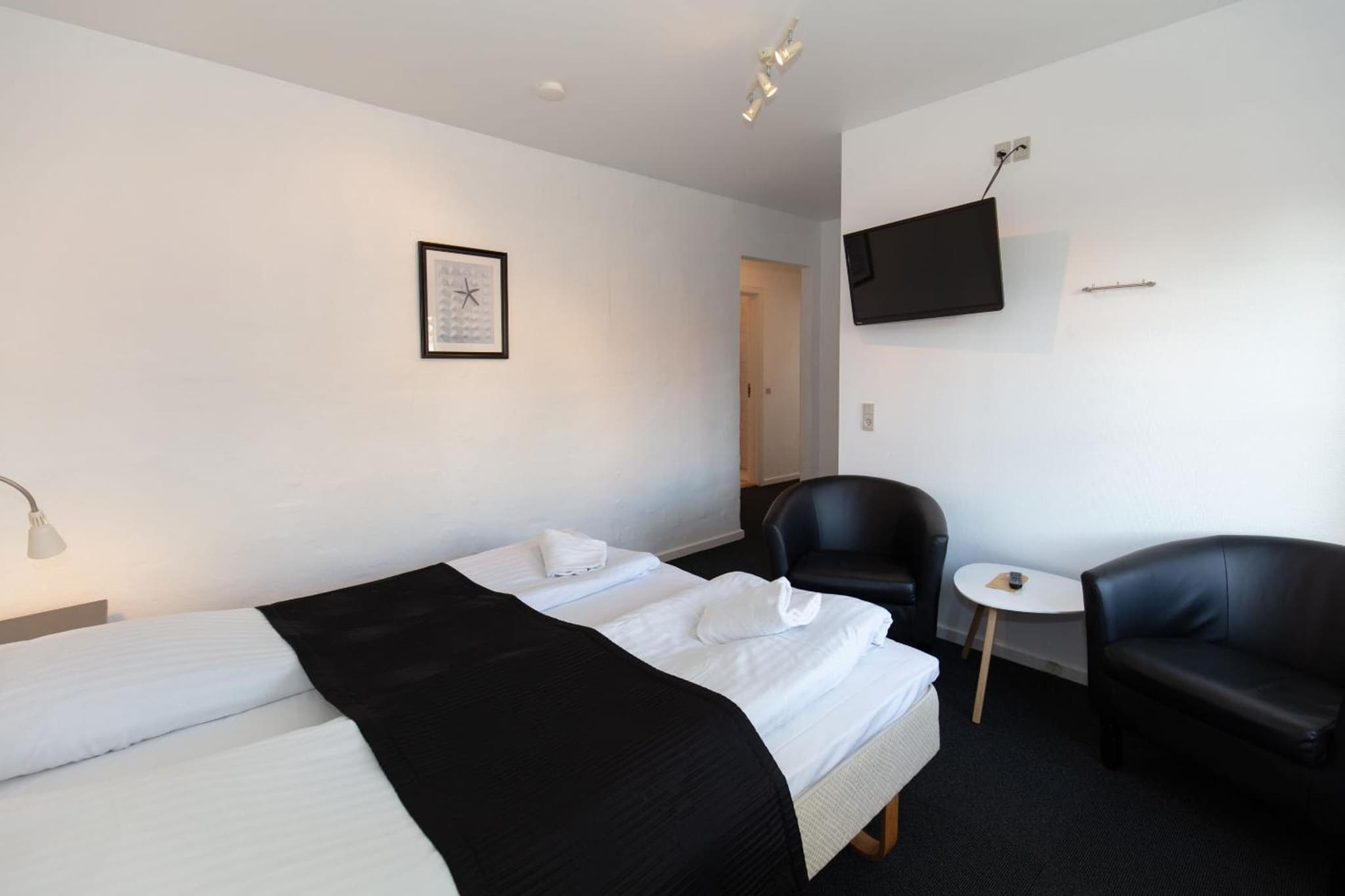 Foldens Hotel Annex photo 7