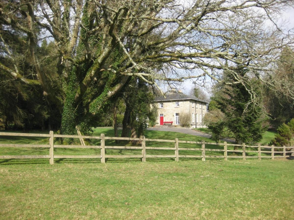 Glebe House photo 2