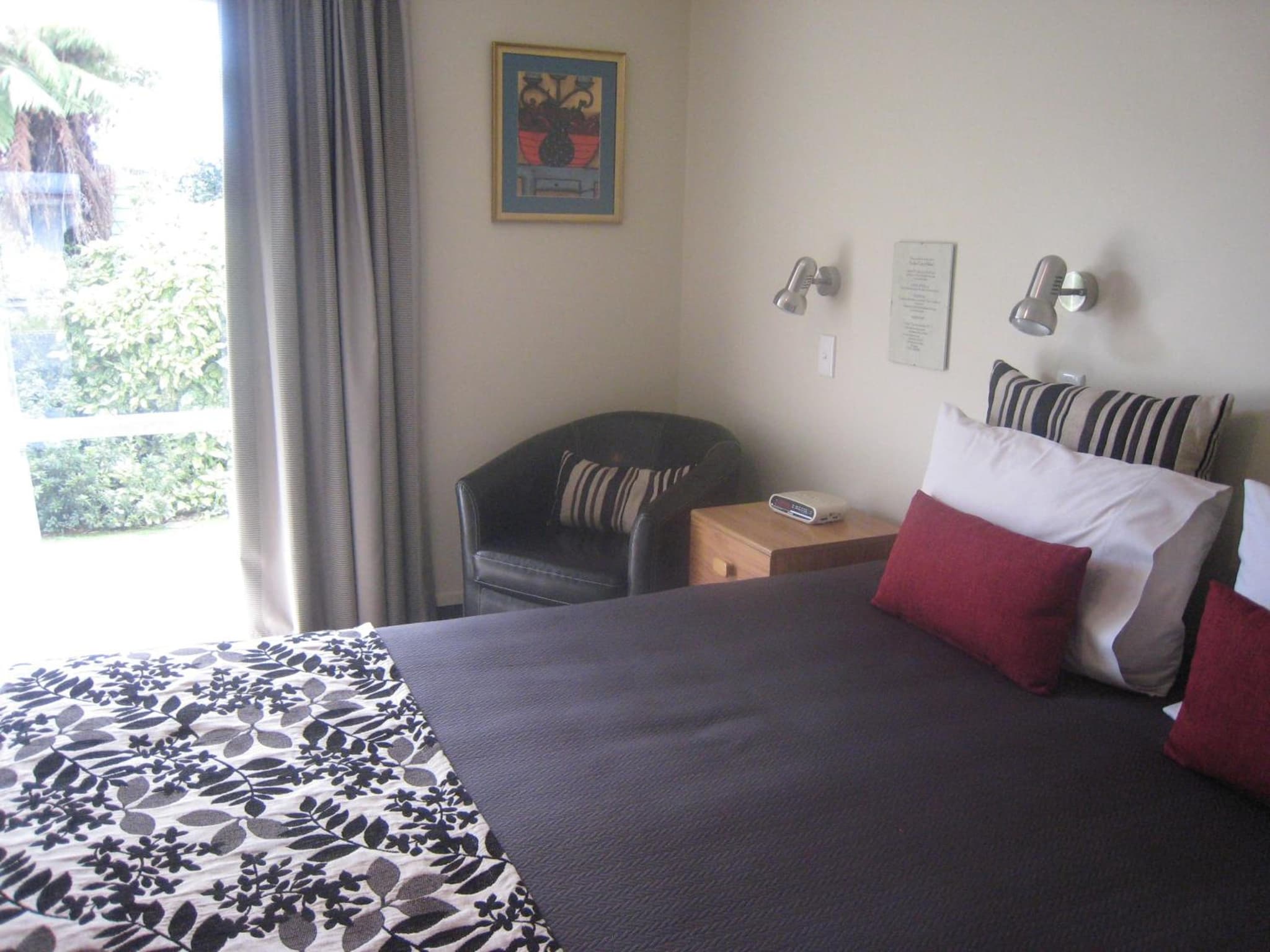 Buller Court on Palmerston photo 8