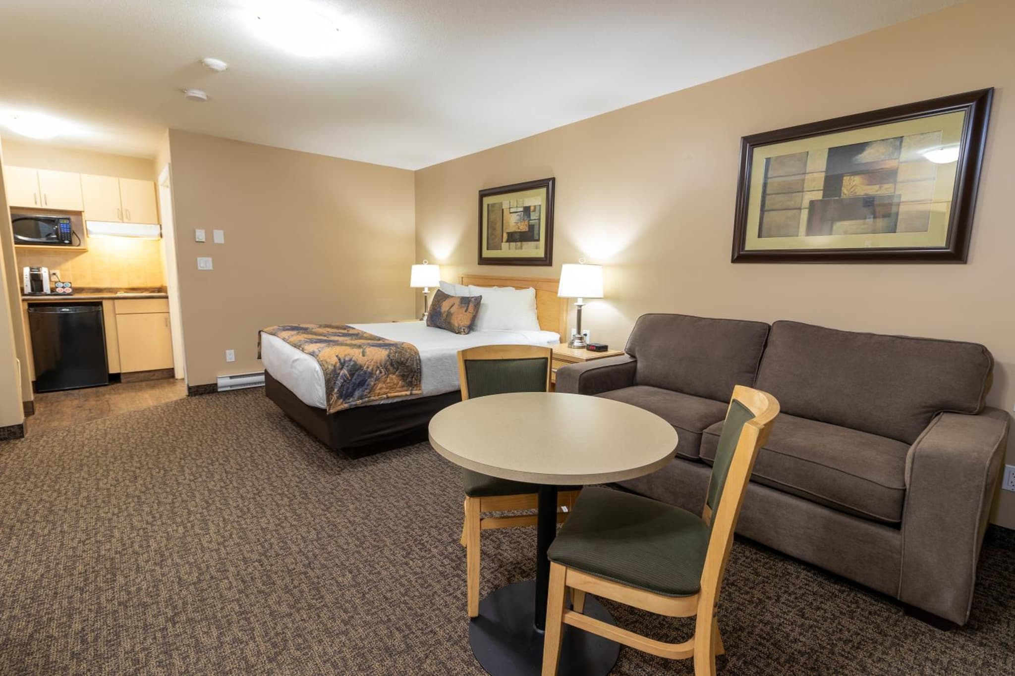 BCMInns - Fort McMurray - Rusty's photo 9