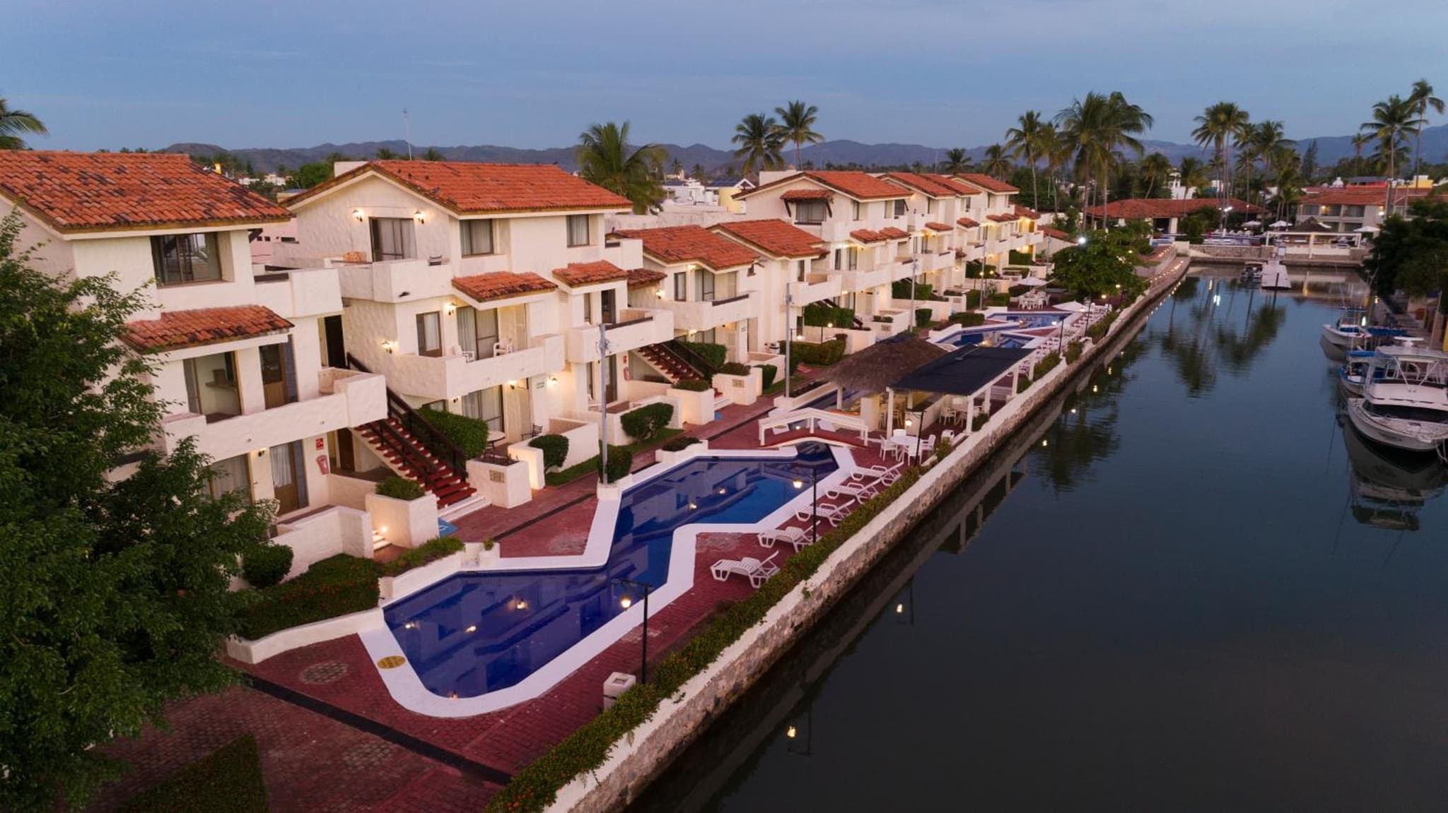 Cabo Blanco Hotel and Marina photo 3