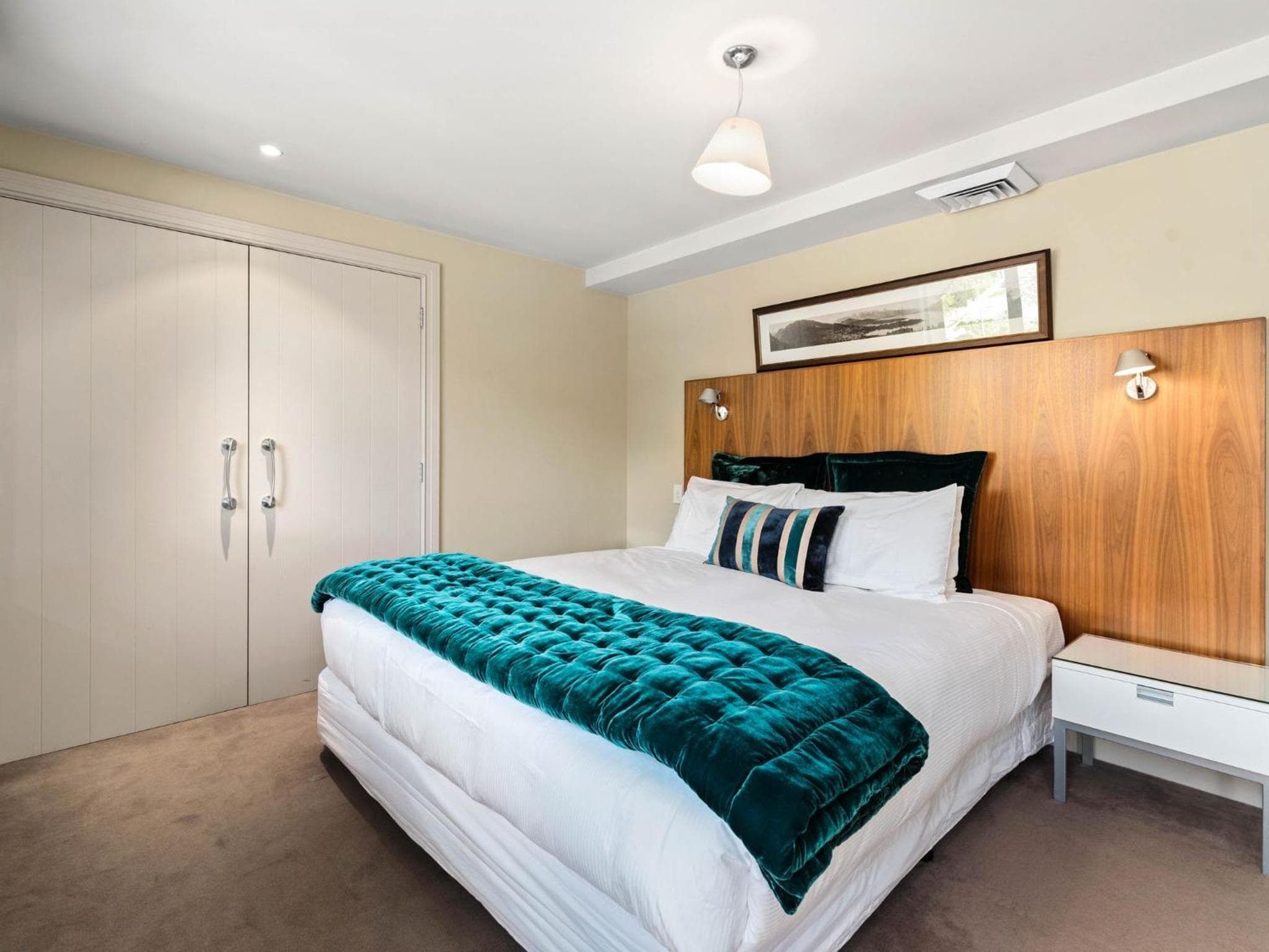 Chambers City Centre Penthouse photo 9