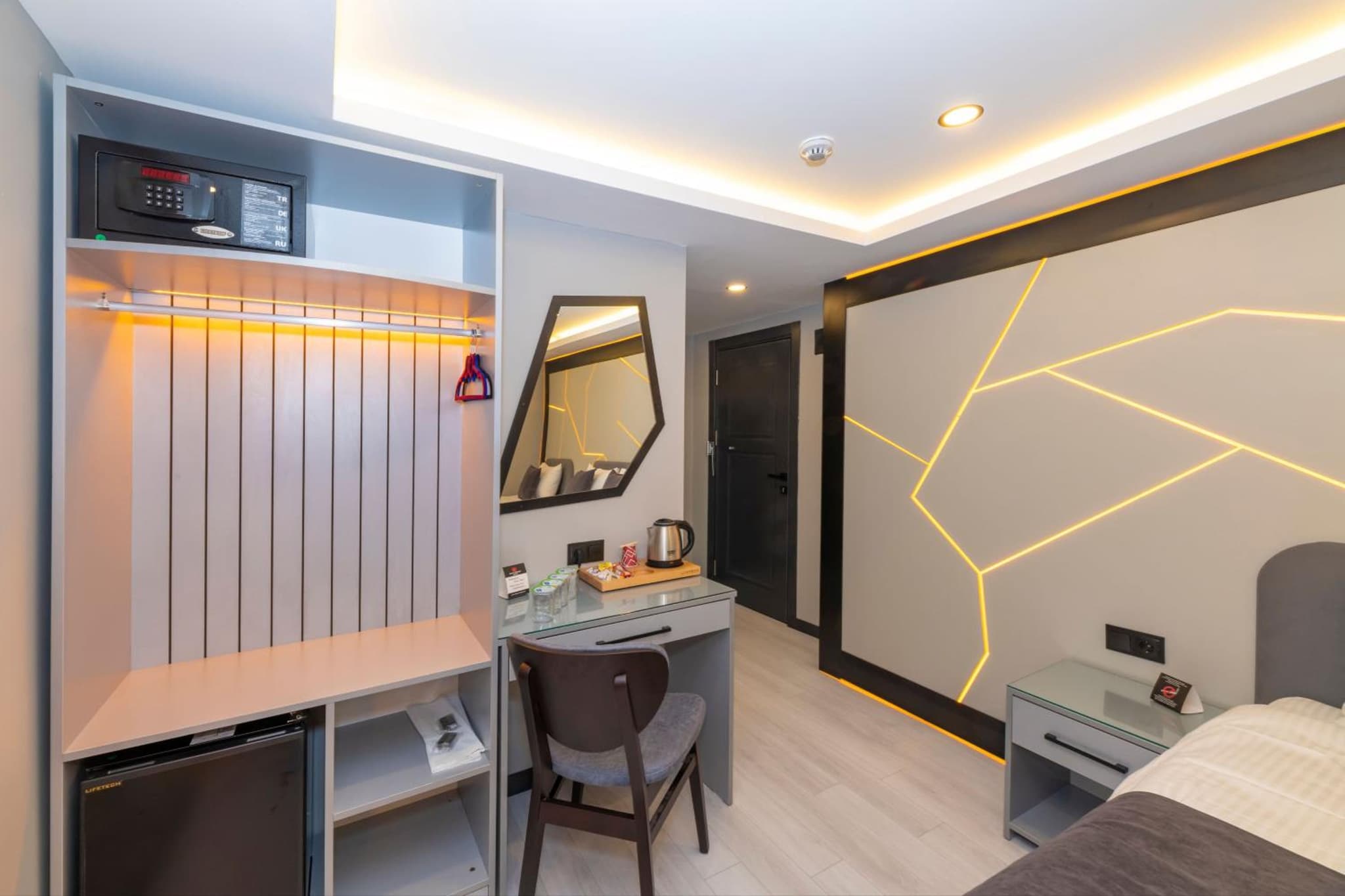 White Corner Hotel photo 8