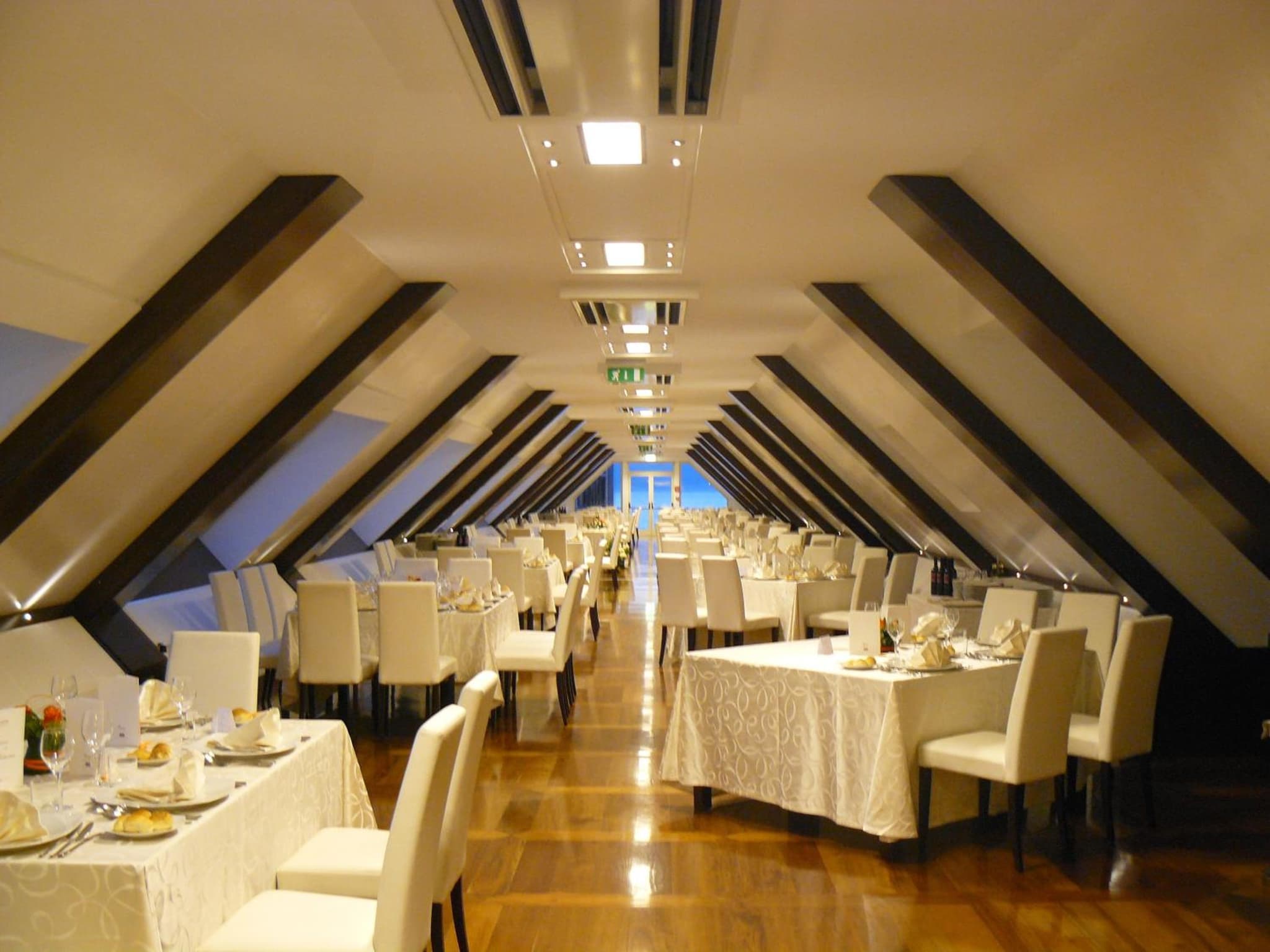 E' Hotel photo 6