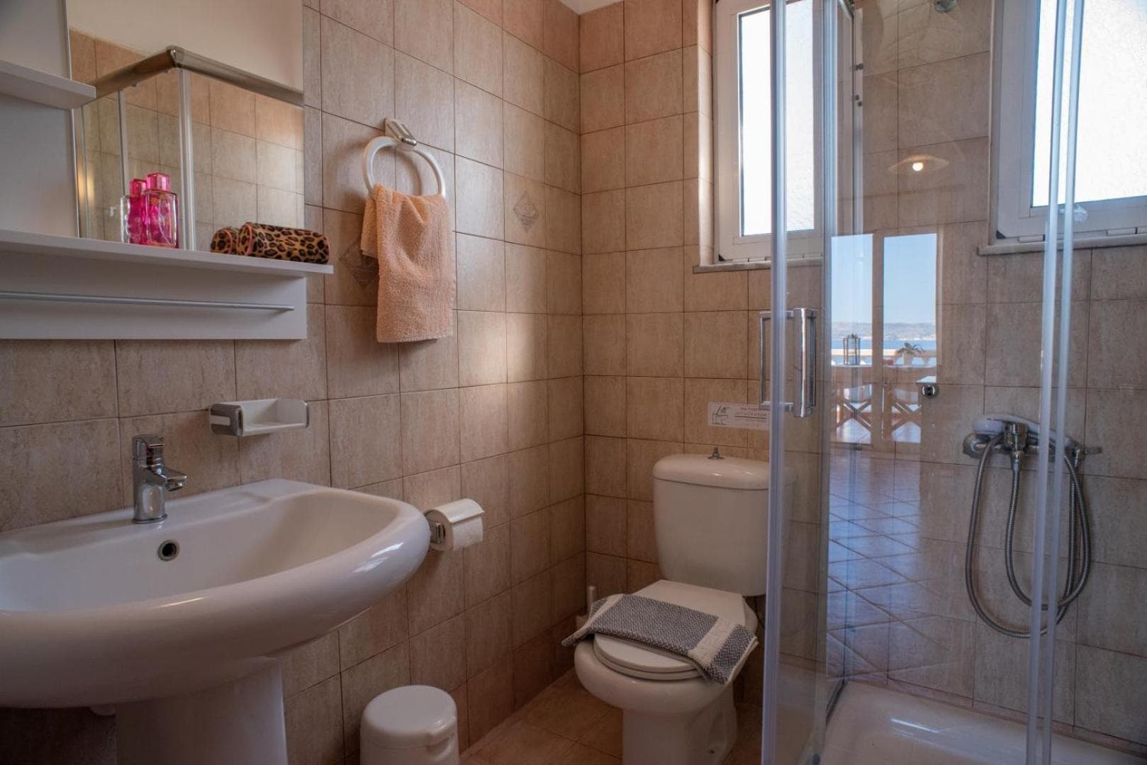 Villa Dina Apartments photo 3