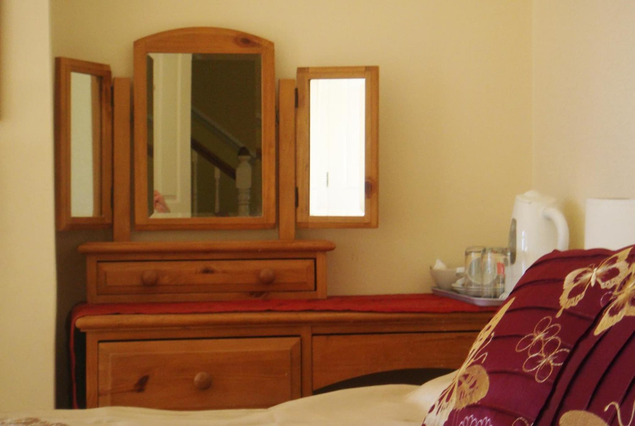 Harlequin Guest House with parking photo 9