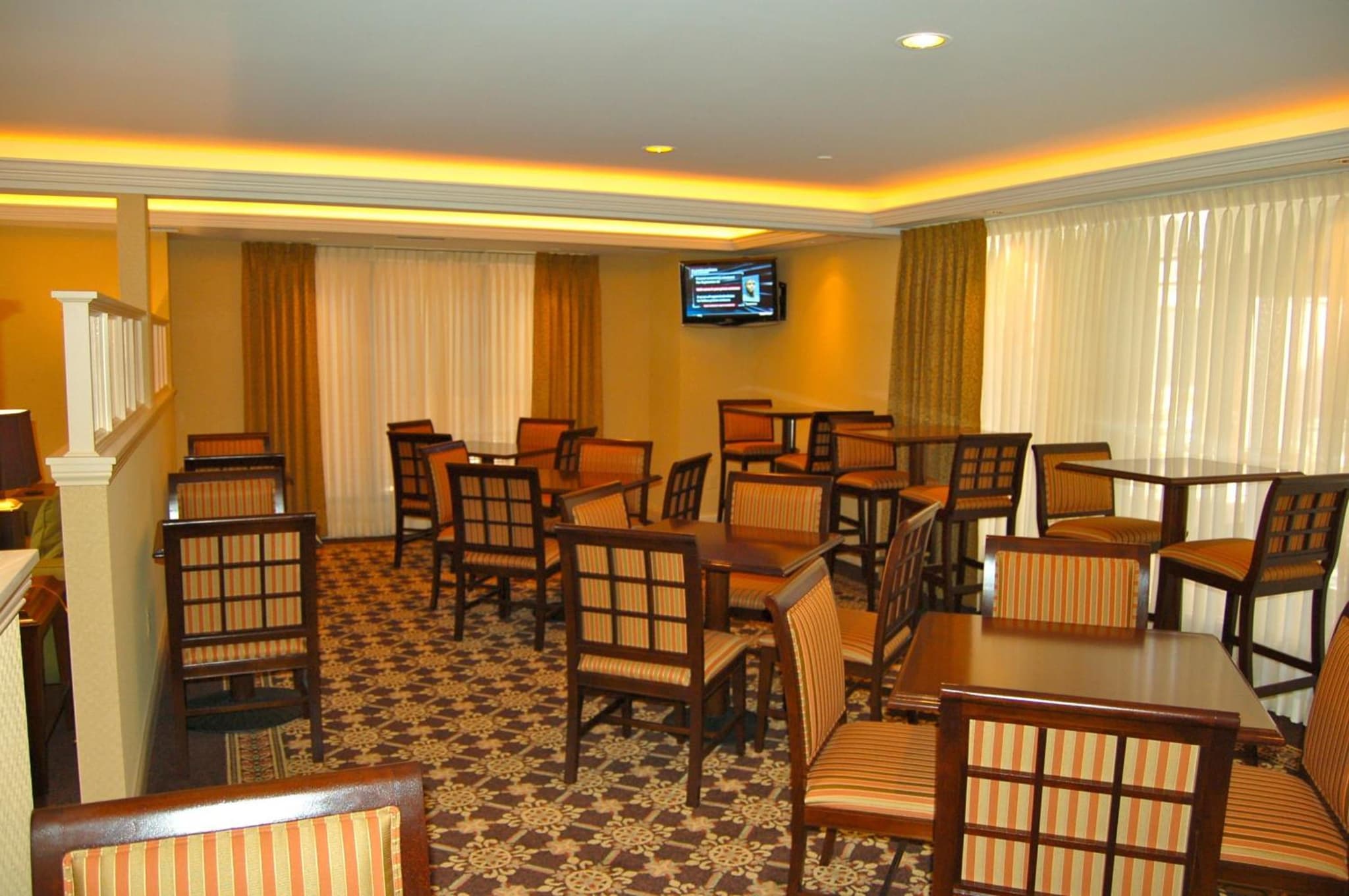 Ann Arbor Regent Hotel and Suites photo 9
