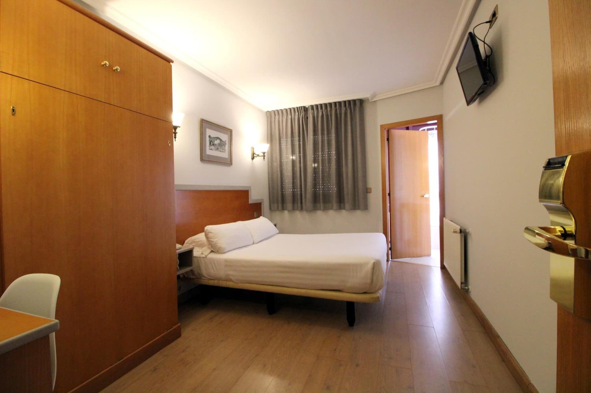 Hotel Carbayon photo 8