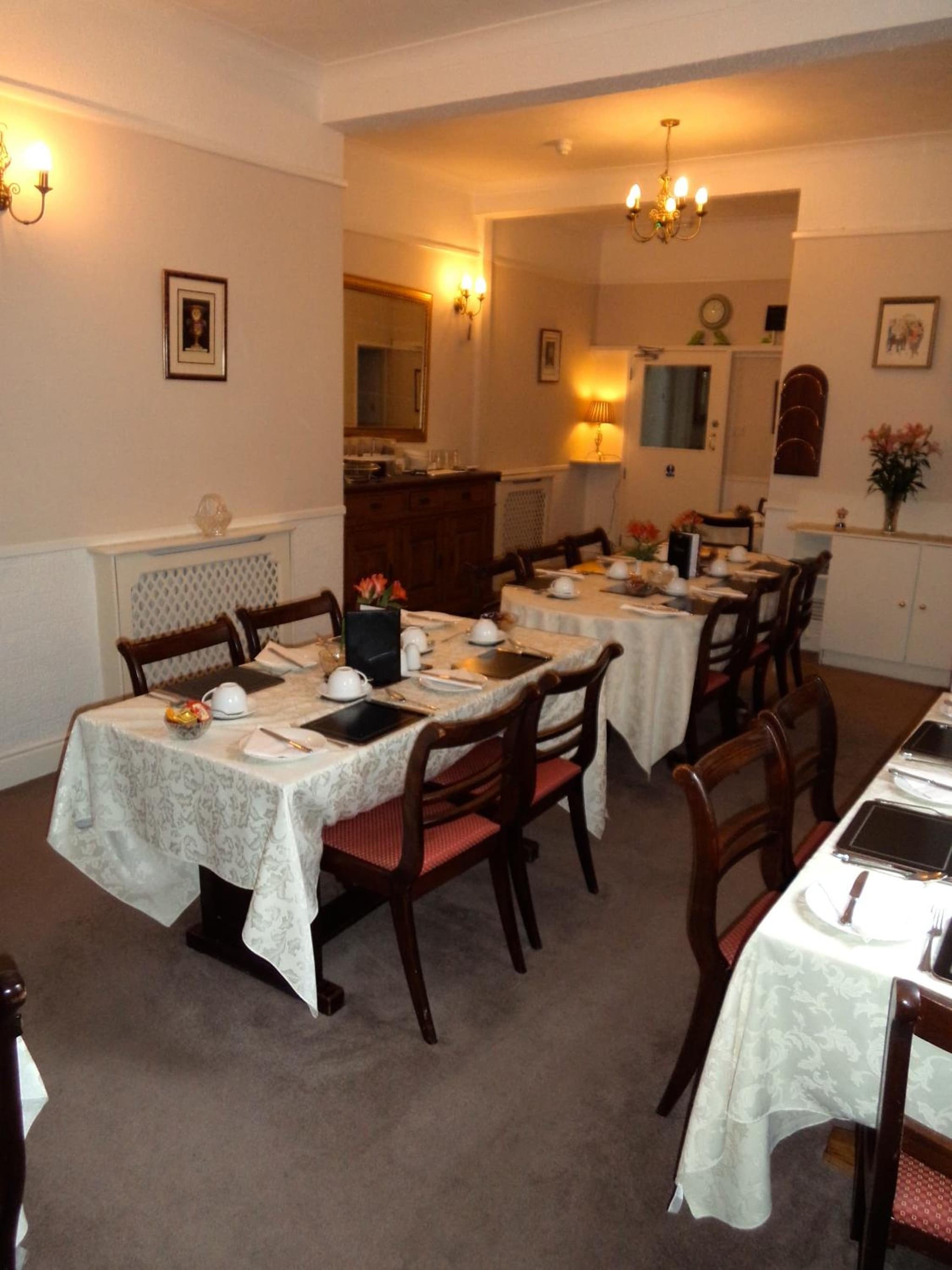 Hunters Lodge Guest House photo 4