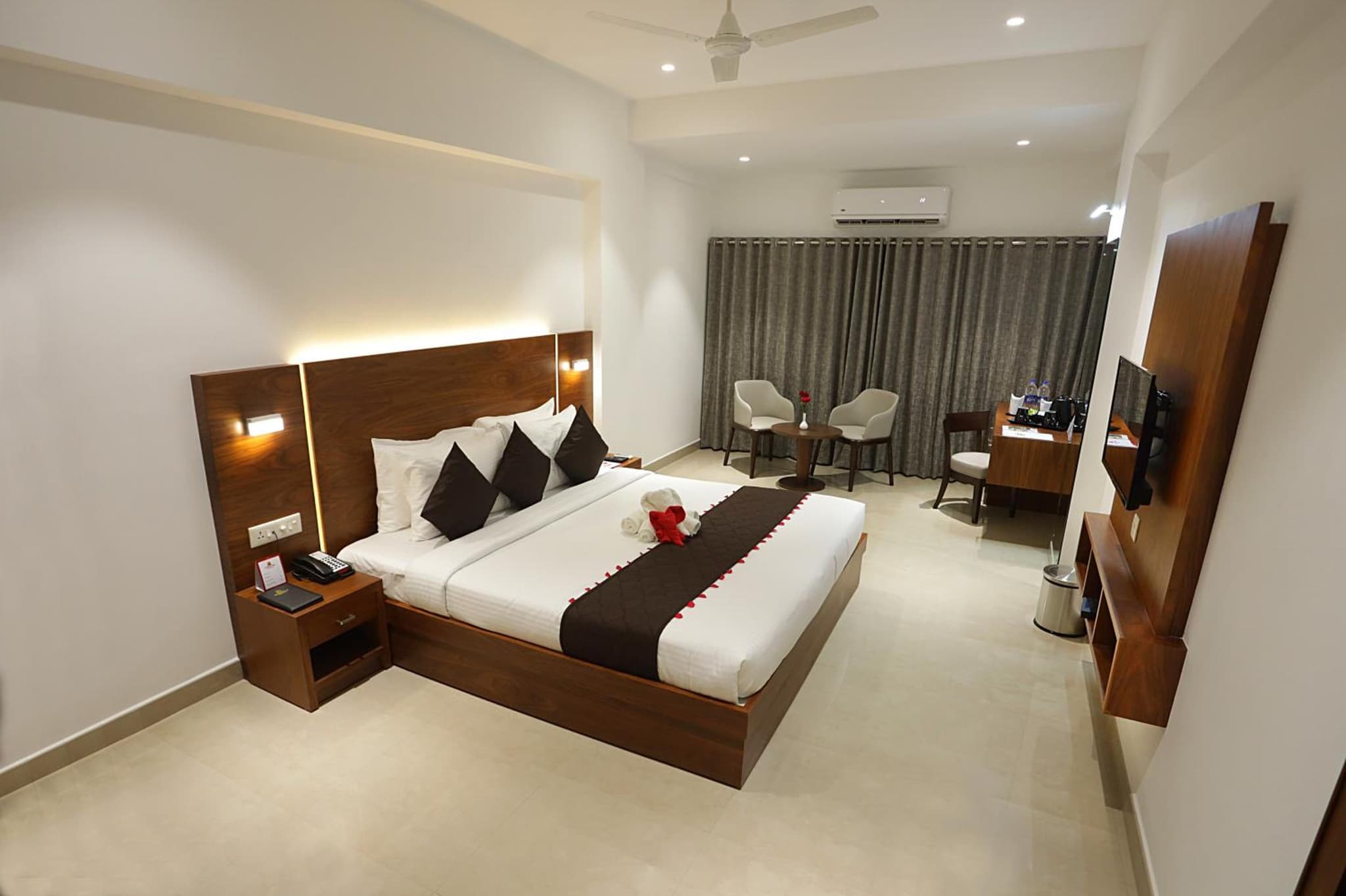 Iswarya Residency photo 6