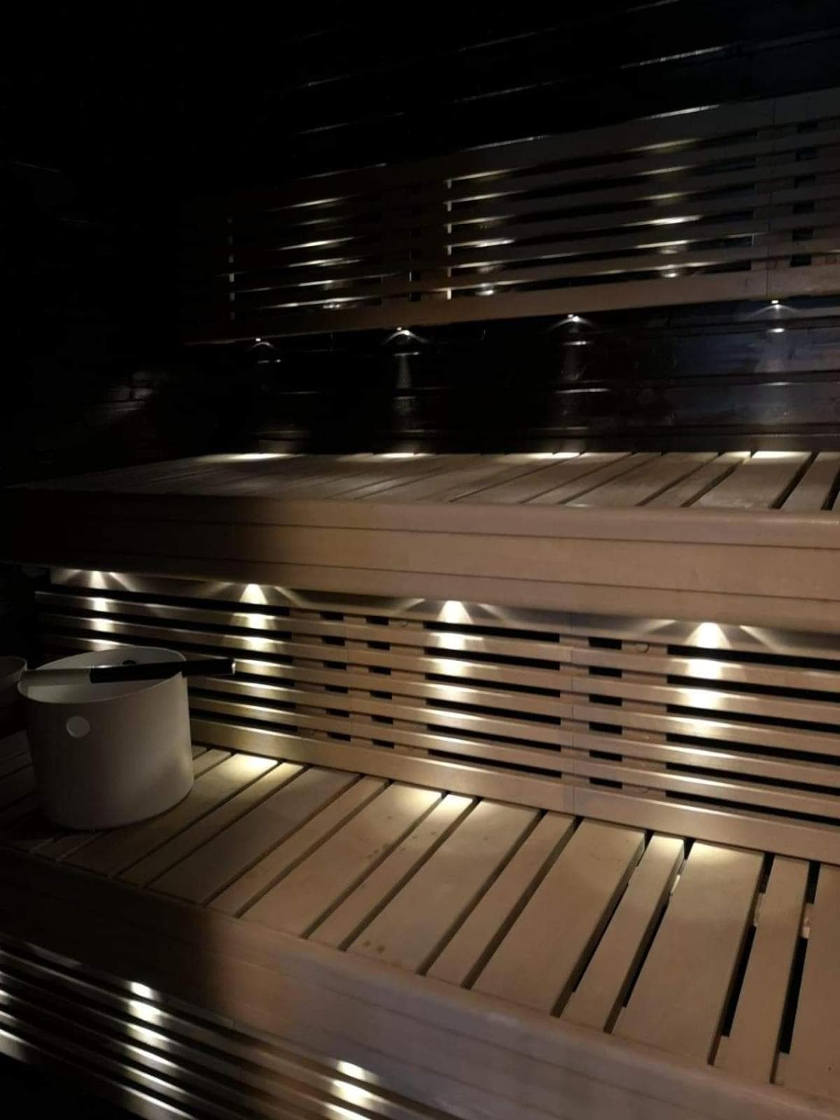 SARA - Modern Row Aprt with Sauna - 24h Check-in photo 7