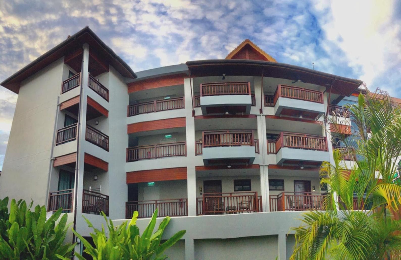 Hotel De Sripoom
