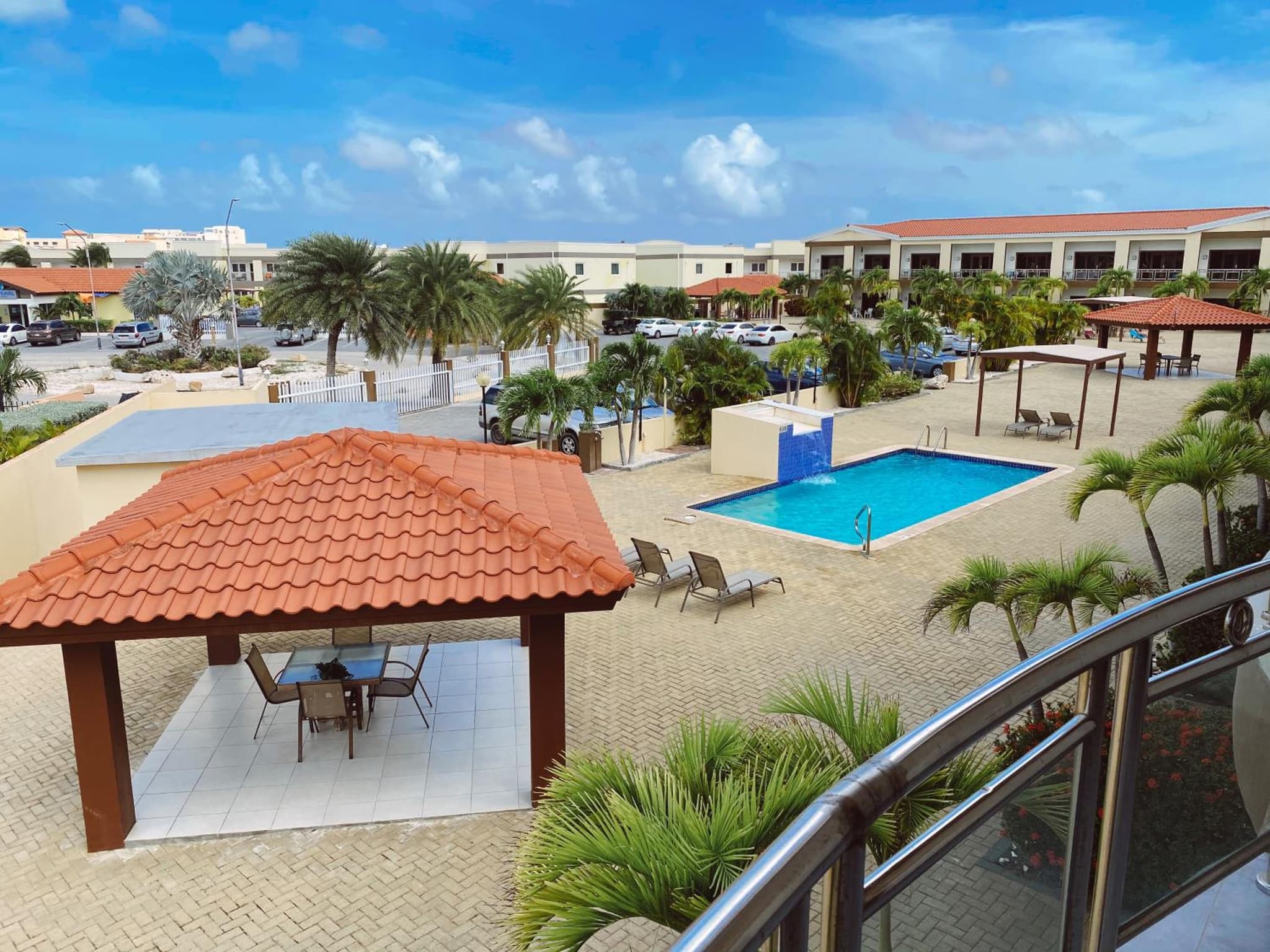 Tranquil Eagle Beach Condo, sleeps 4 to 6 photo 4