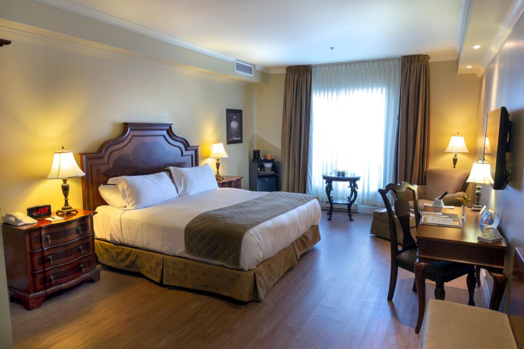 Hotel Brossard, an Ascend Collection Hotel photo 4