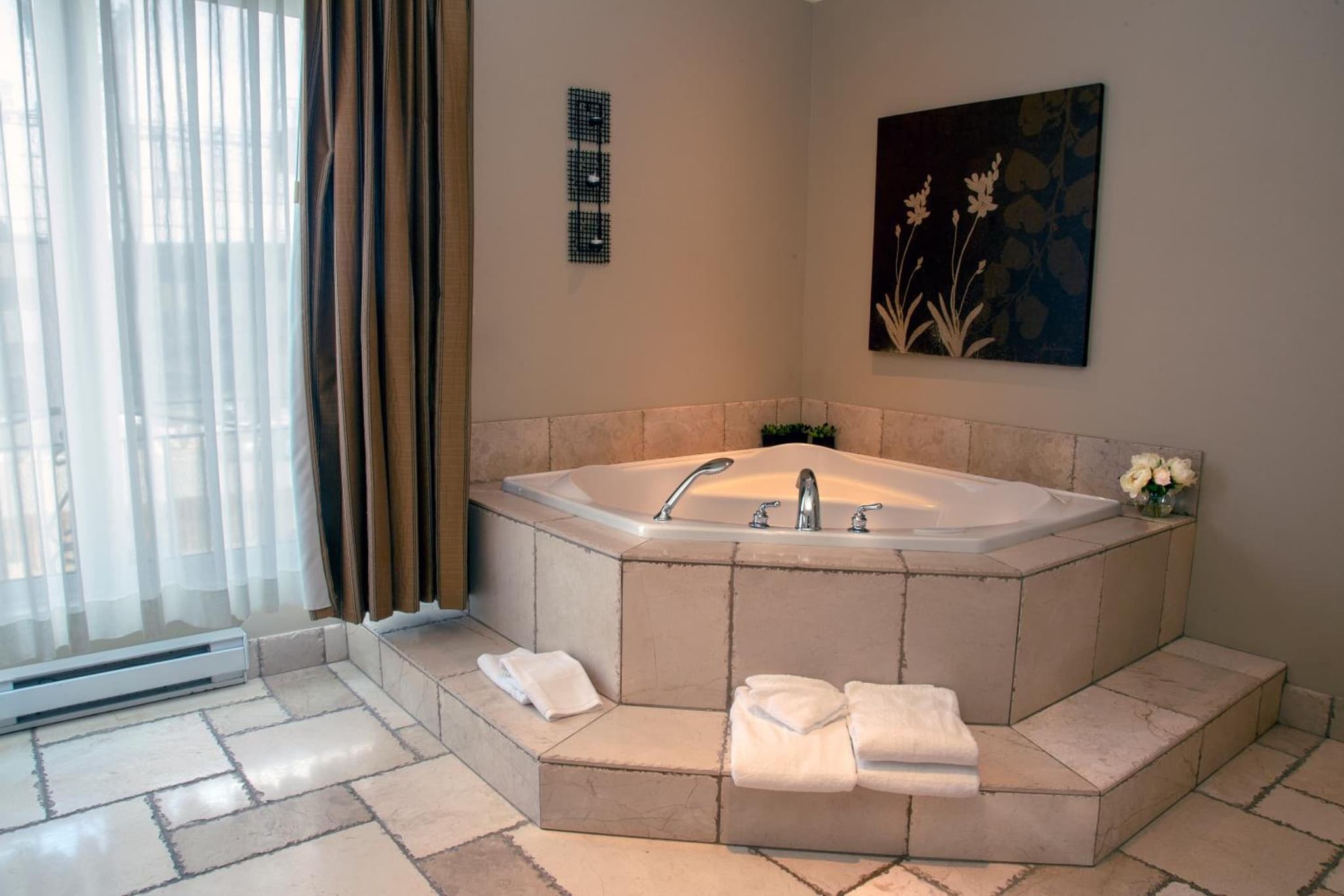 Hotel Brossard, an Ascend Collection Hotel photo 9