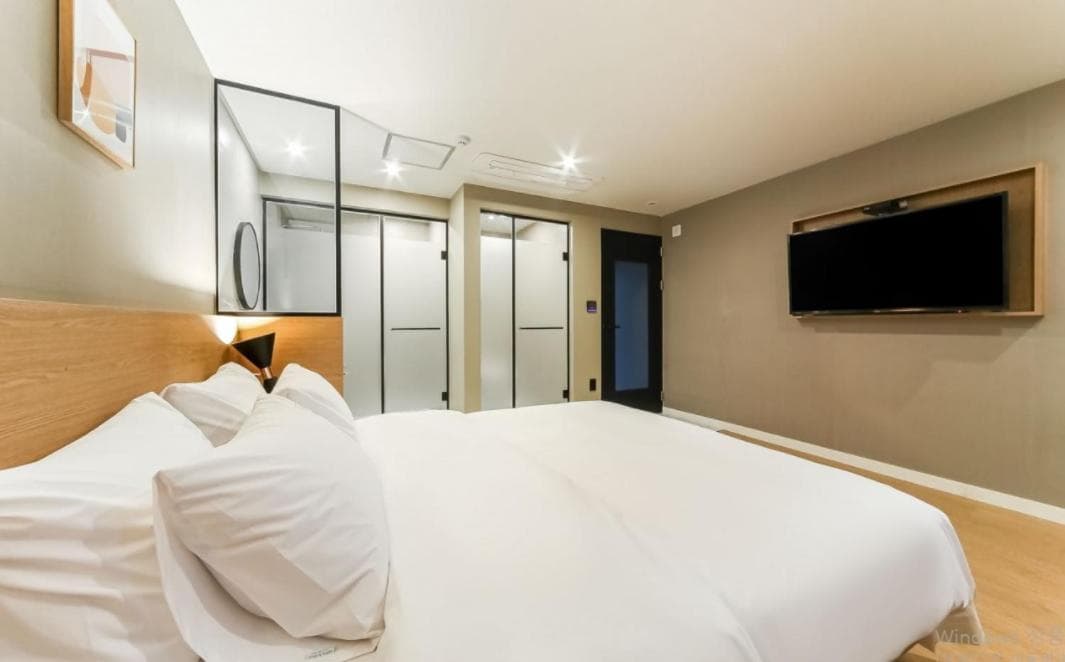 Hotel OU photo 3