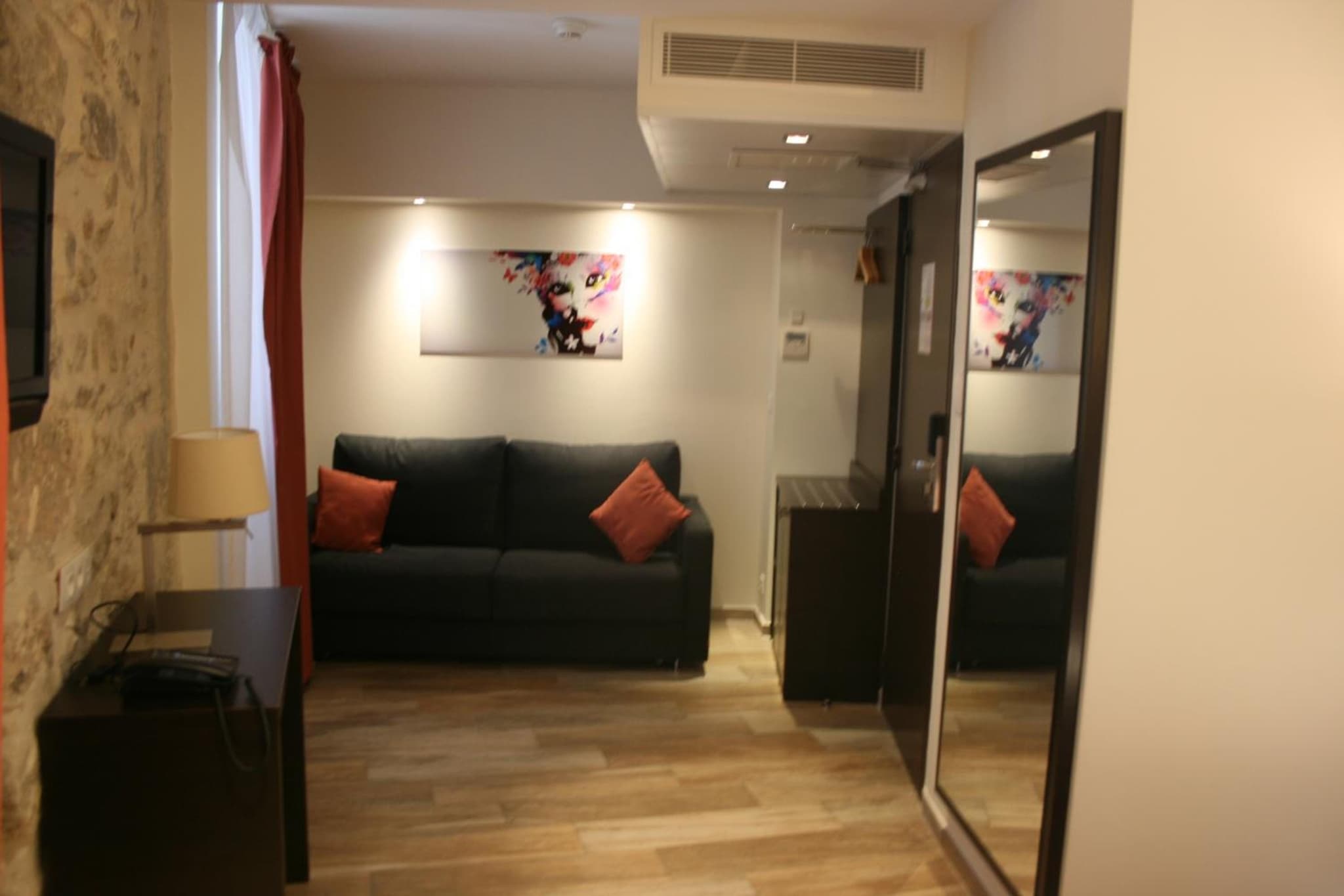 Central Hotel photo 2