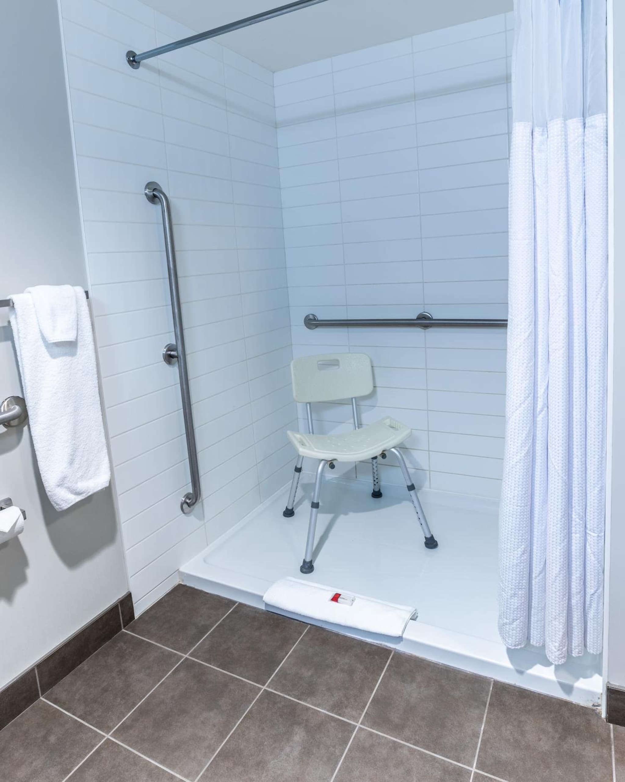 Microtel Inn & Suites by Wyndham Lloydminster photo 8