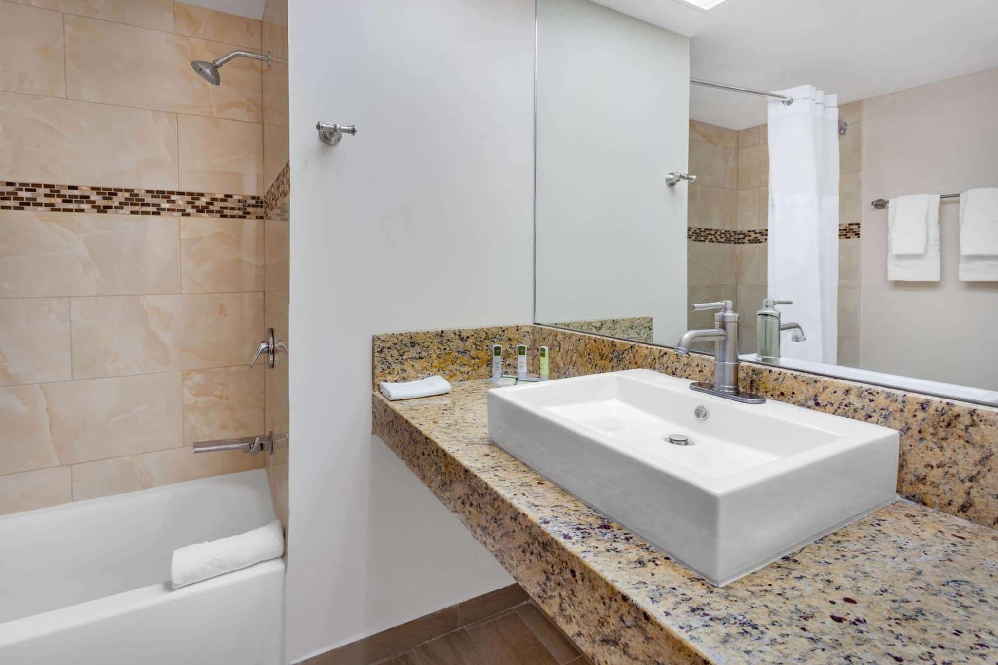 Days Inn by Wyndham Piedras Negras photo 9