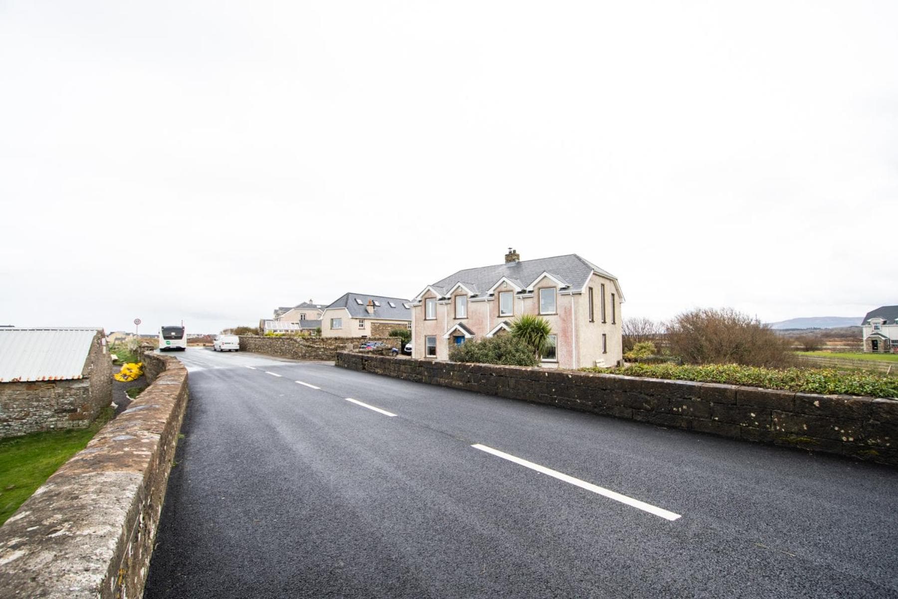 Beautiful coastal house at the Drowes Rivermouth